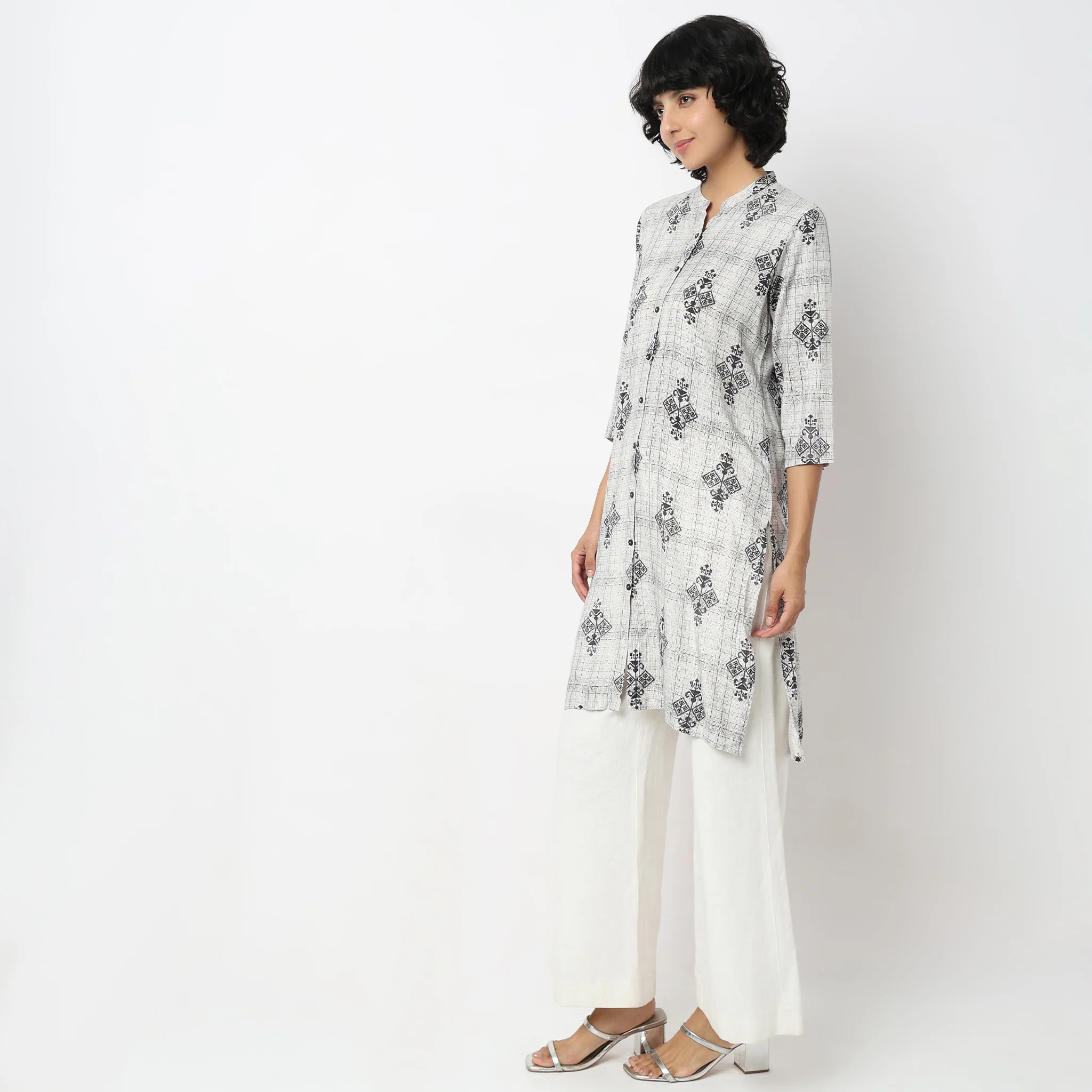 Straight Fit Printed Kurta - Image 5