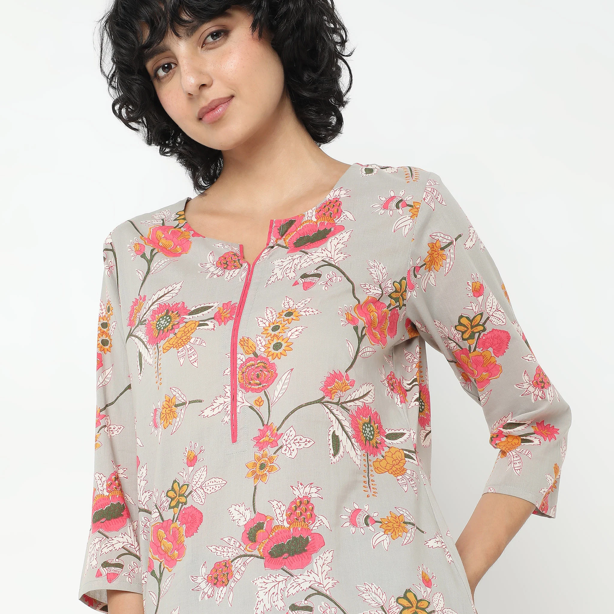 Straight Fit Printed Kurta - Image 4