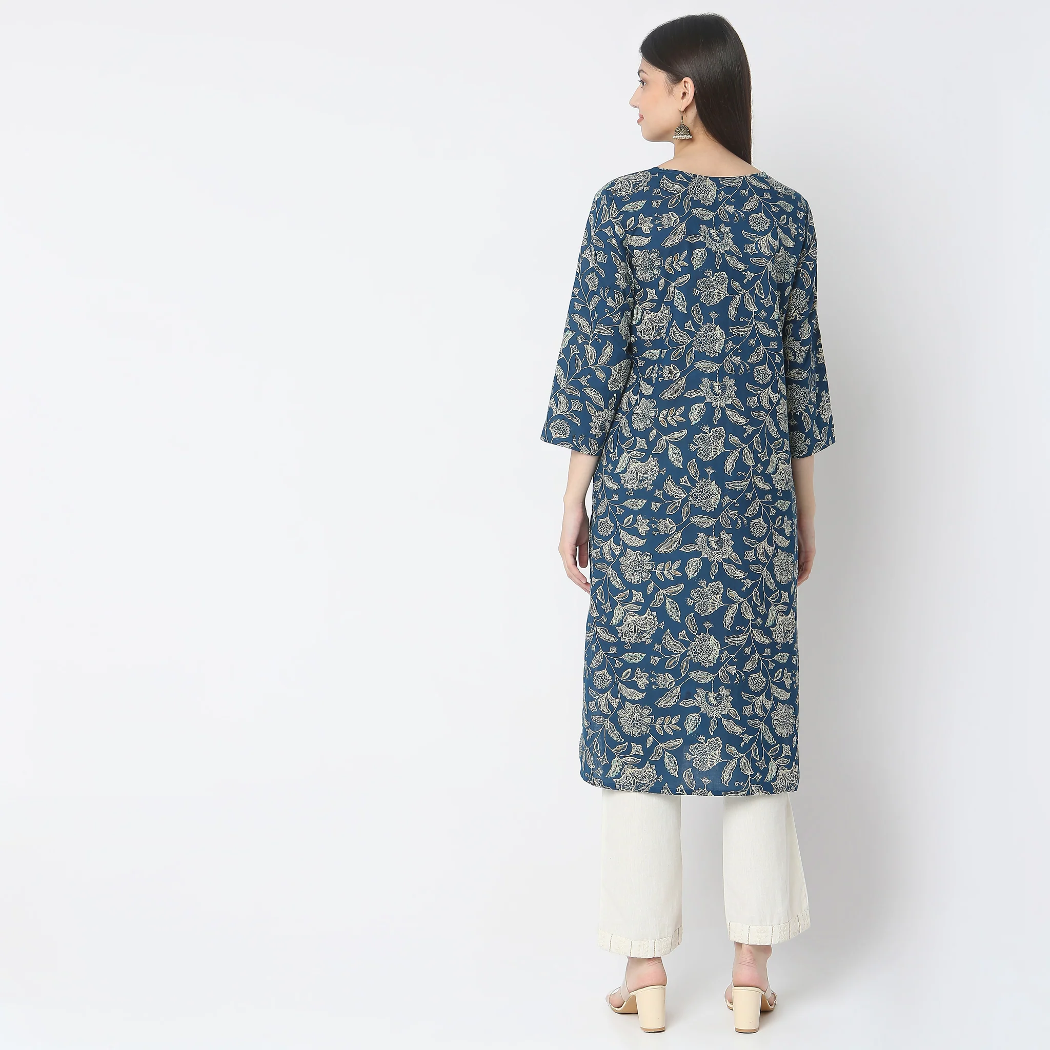 Straight Fit Printed Kurta - Image 3