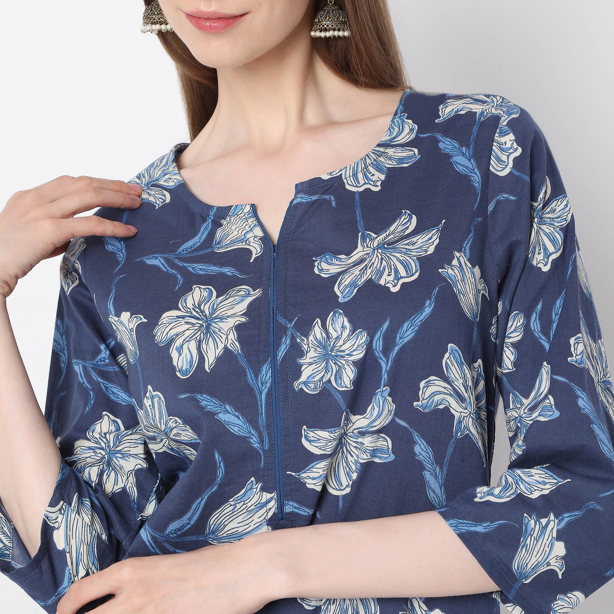 Straight Fit Printed Kurta - Image 4