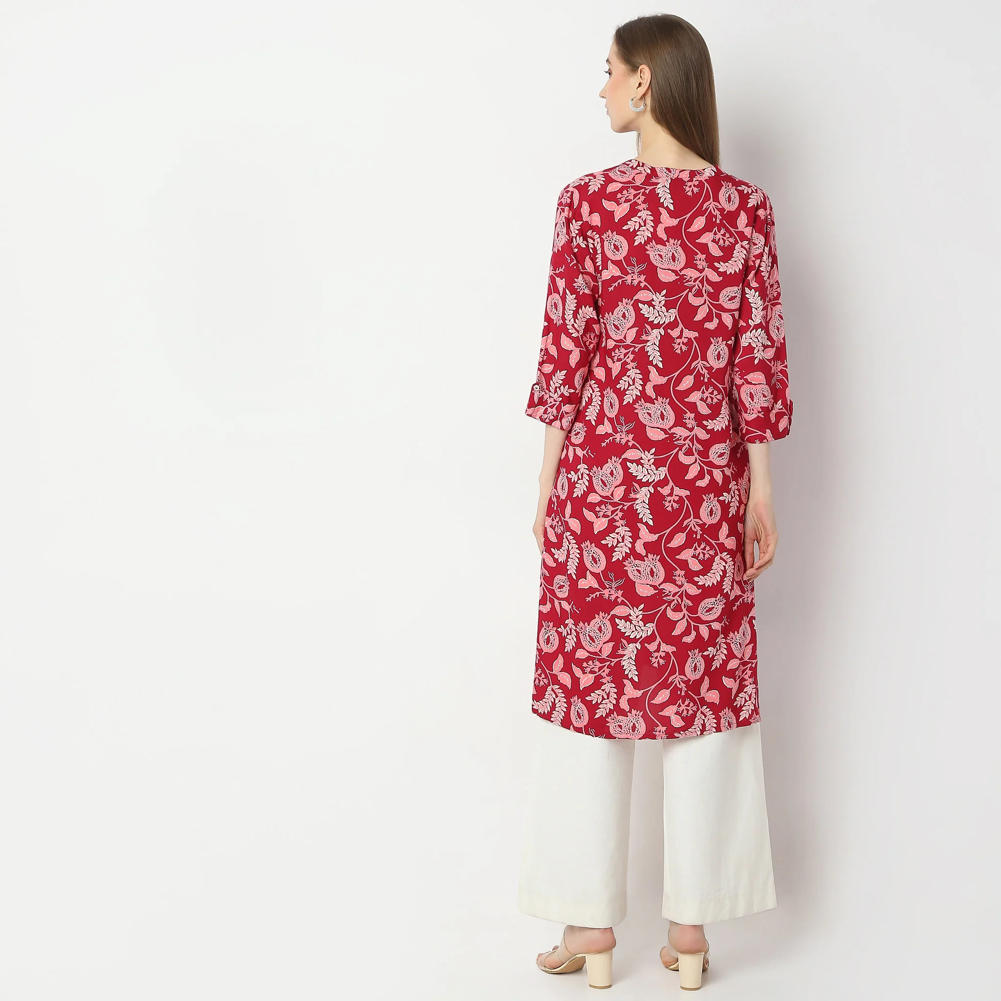 Straight Fit Printed Kurta - Image 3
