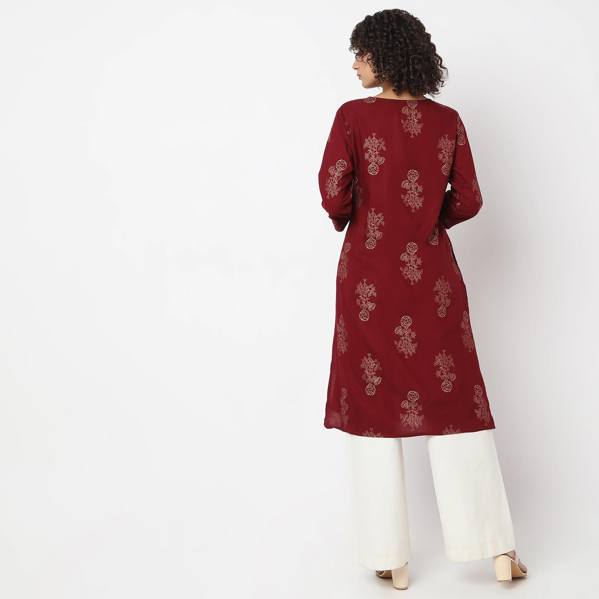 Straight Fit Printed Kurta - Image 7