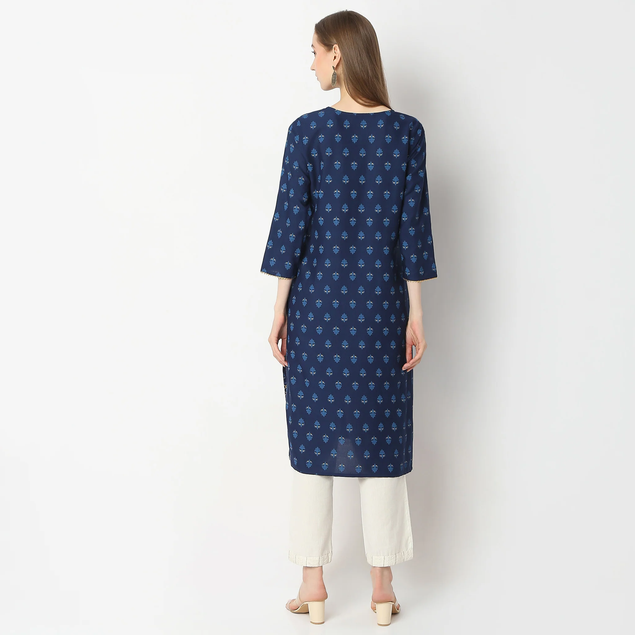 Straight Fit Printed Kurta - Image 3