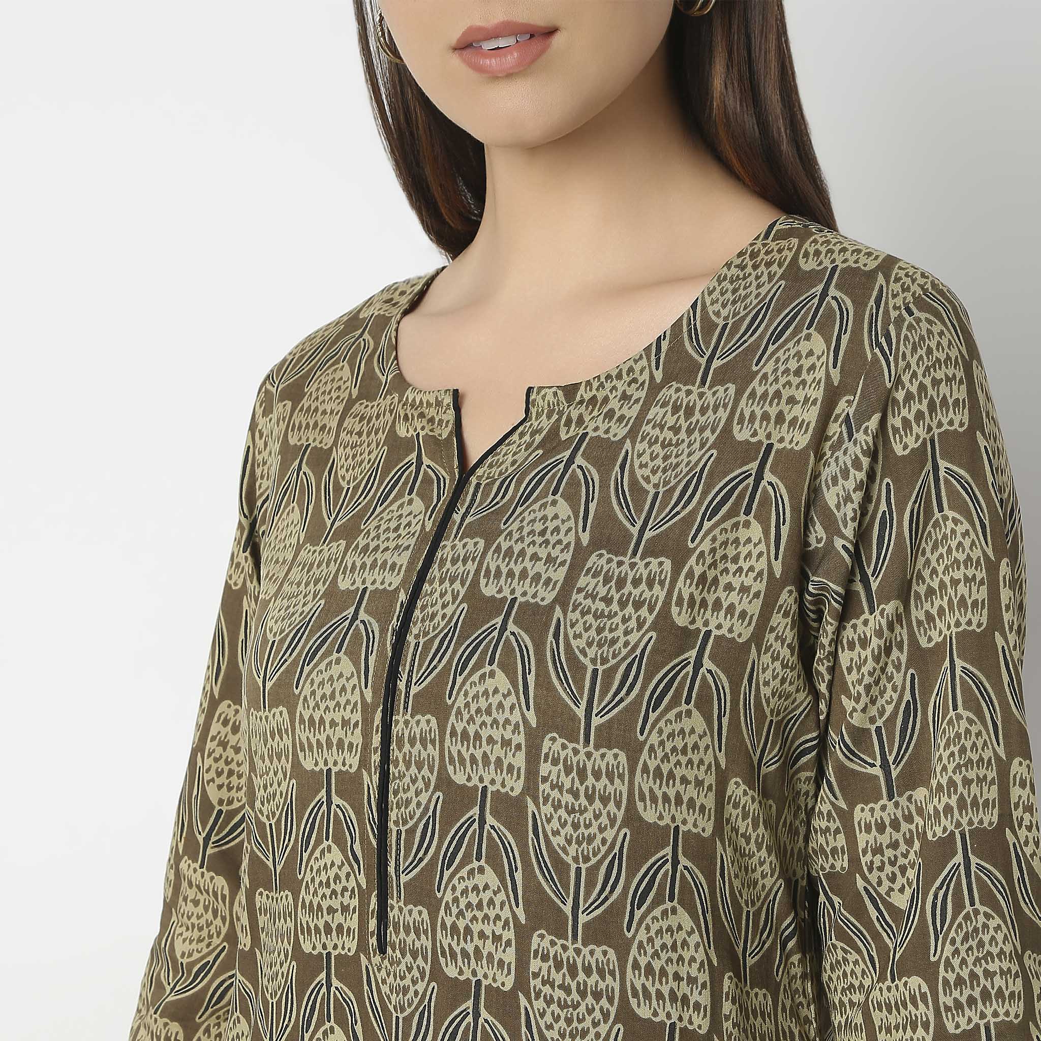 Straight Fit Printed Kurta - Image 4