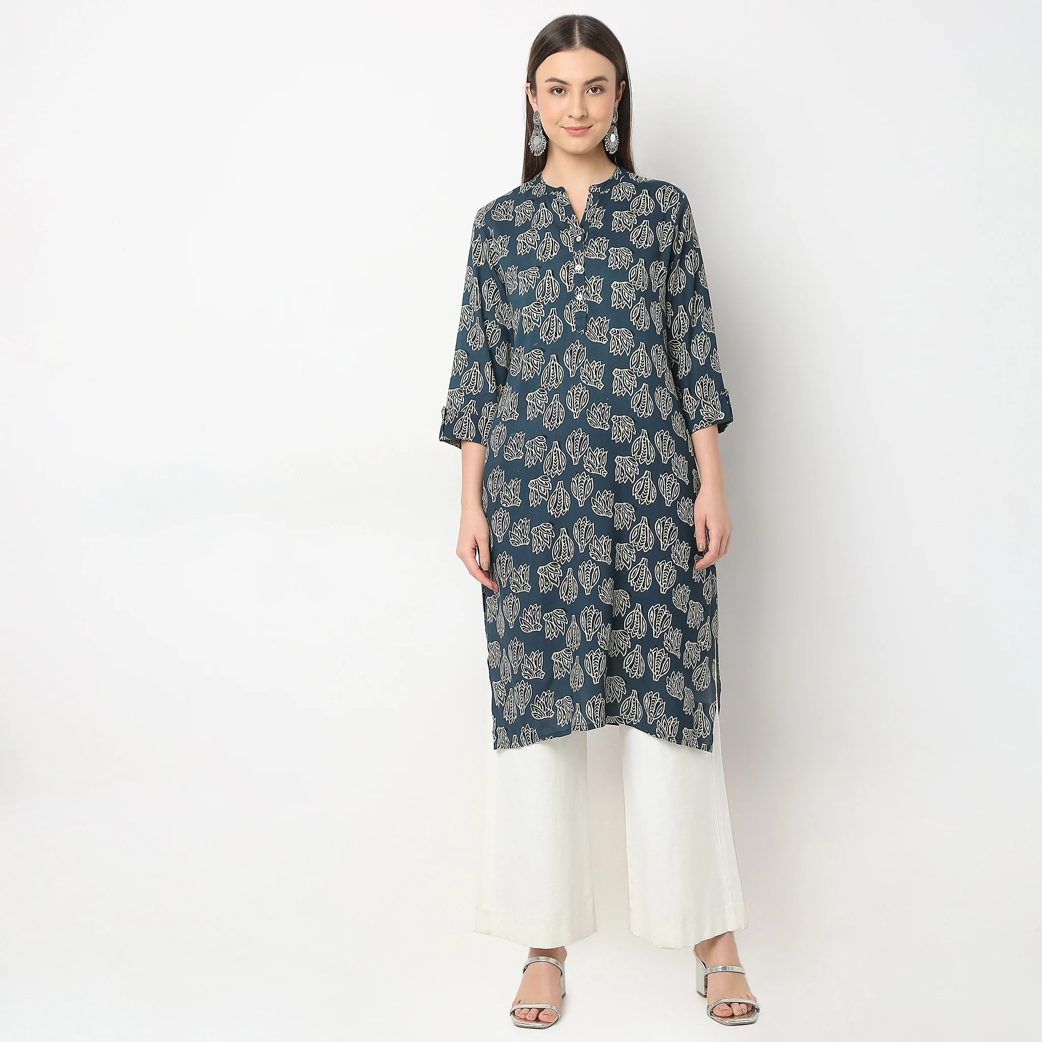Straight Fit Printed Kurta - Image 2
