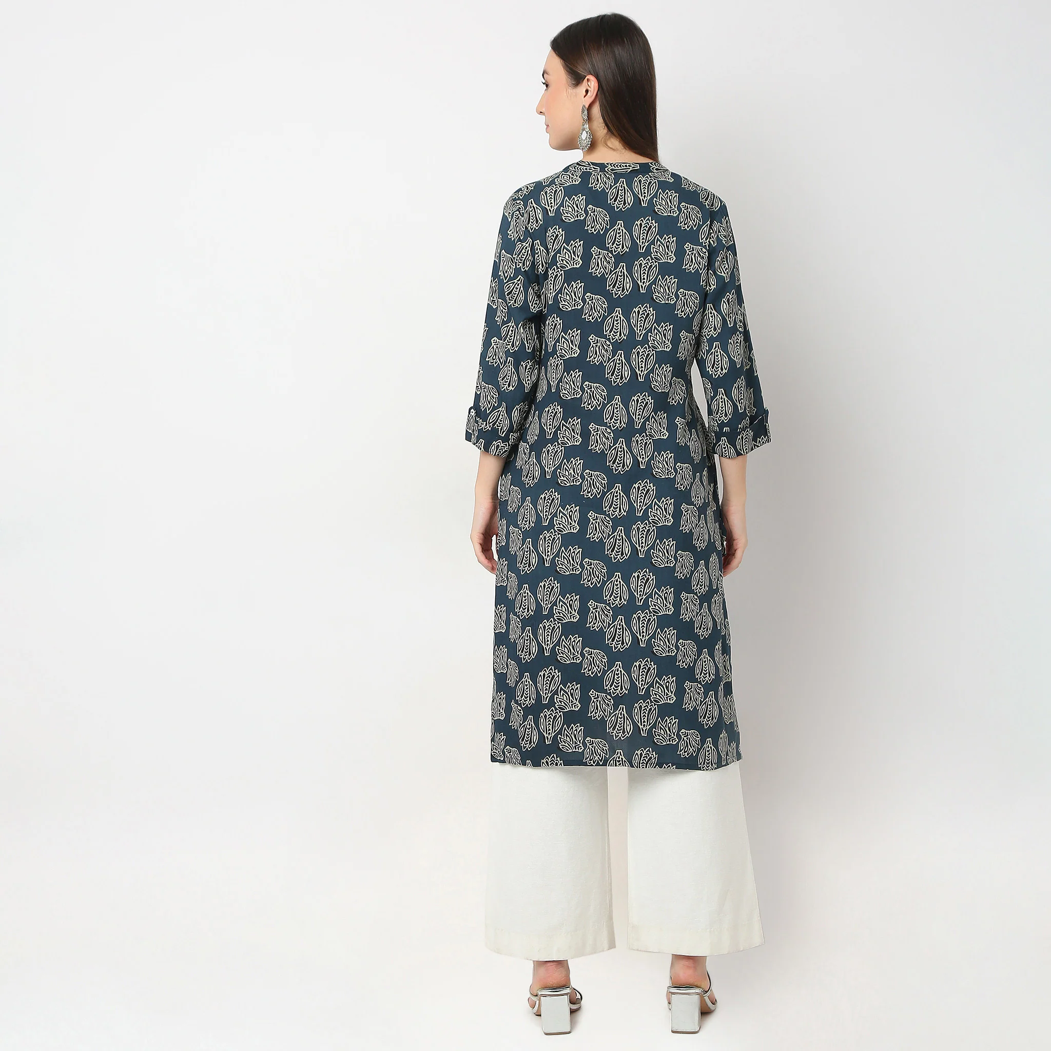 Straight Fit Printed Kurta - Image 3
