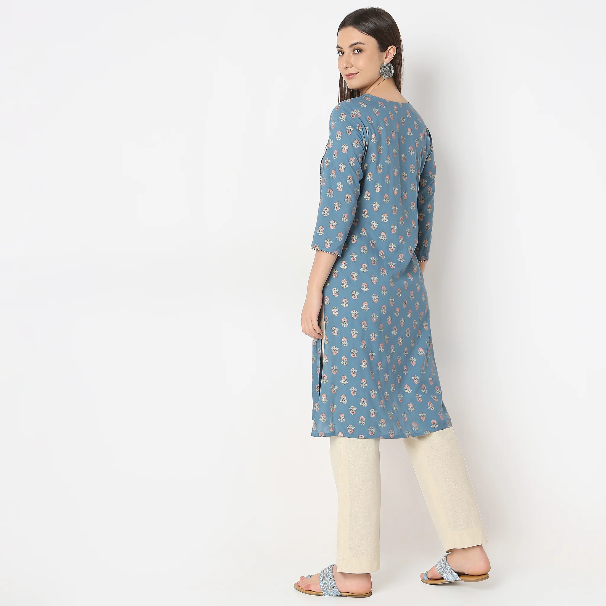 Straight Fit Printed Kurta - Image 3