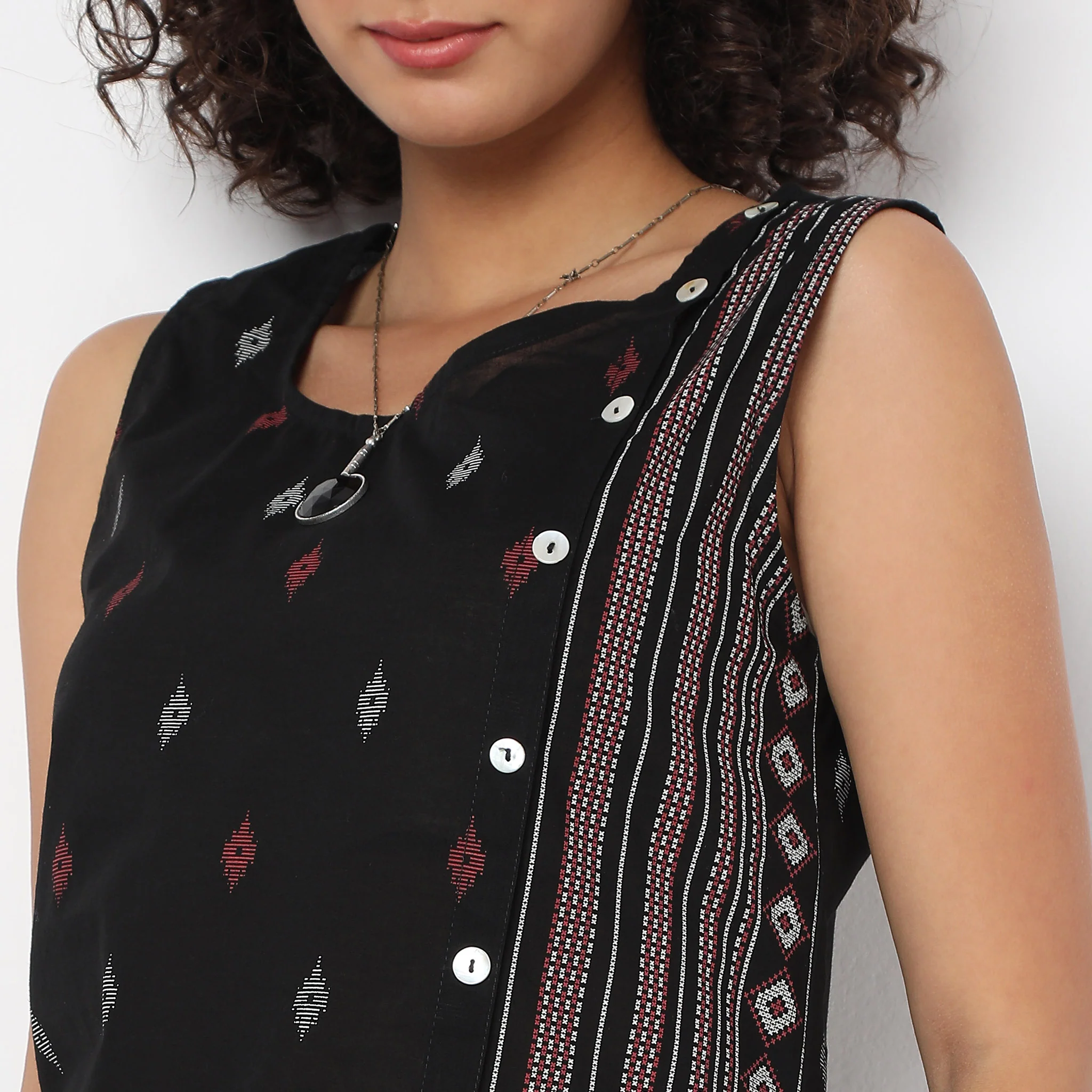 Straight Fit Printed Long Below Knee Sleeveless Kurta - Image 4