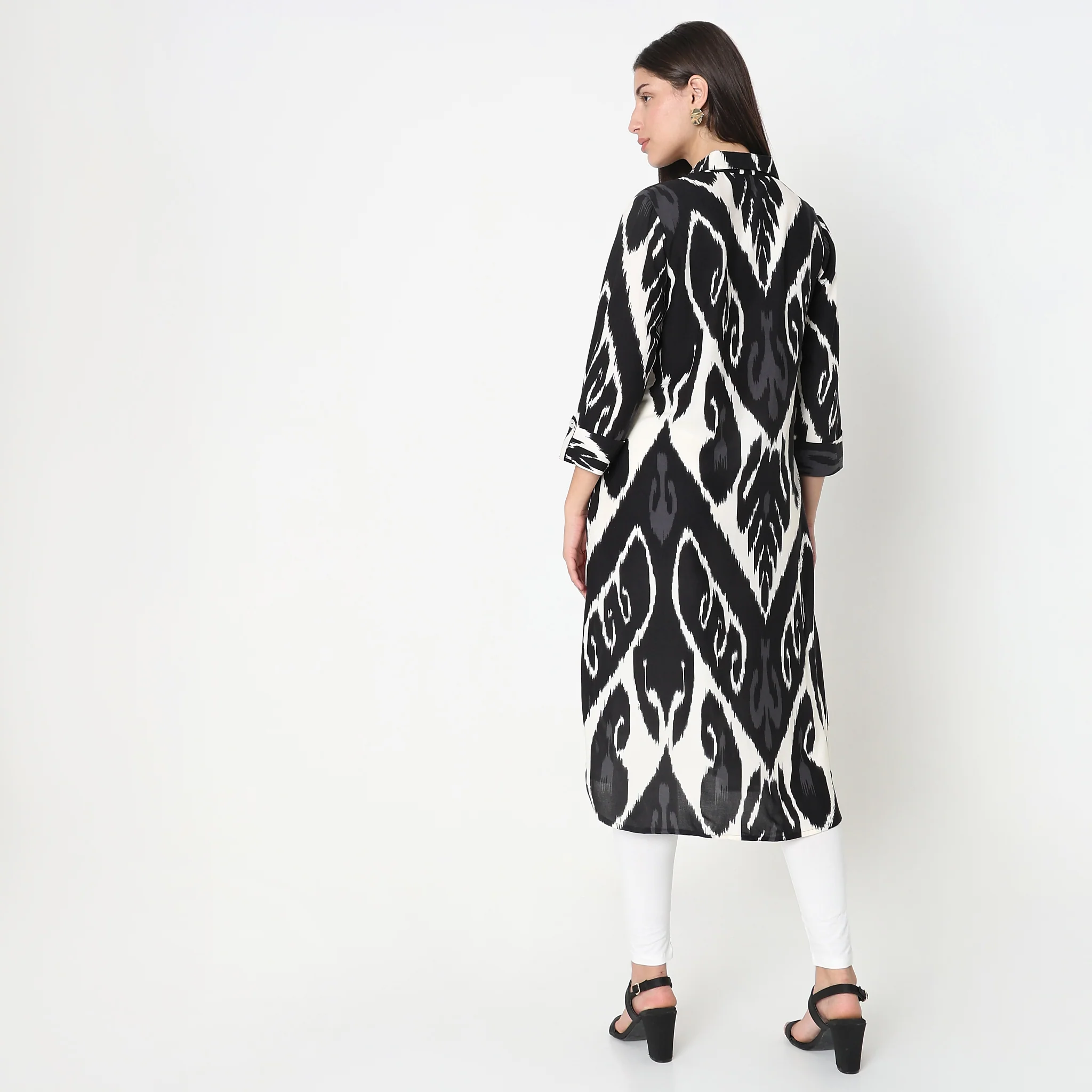Straight Fit Printed Kurta - Image 3