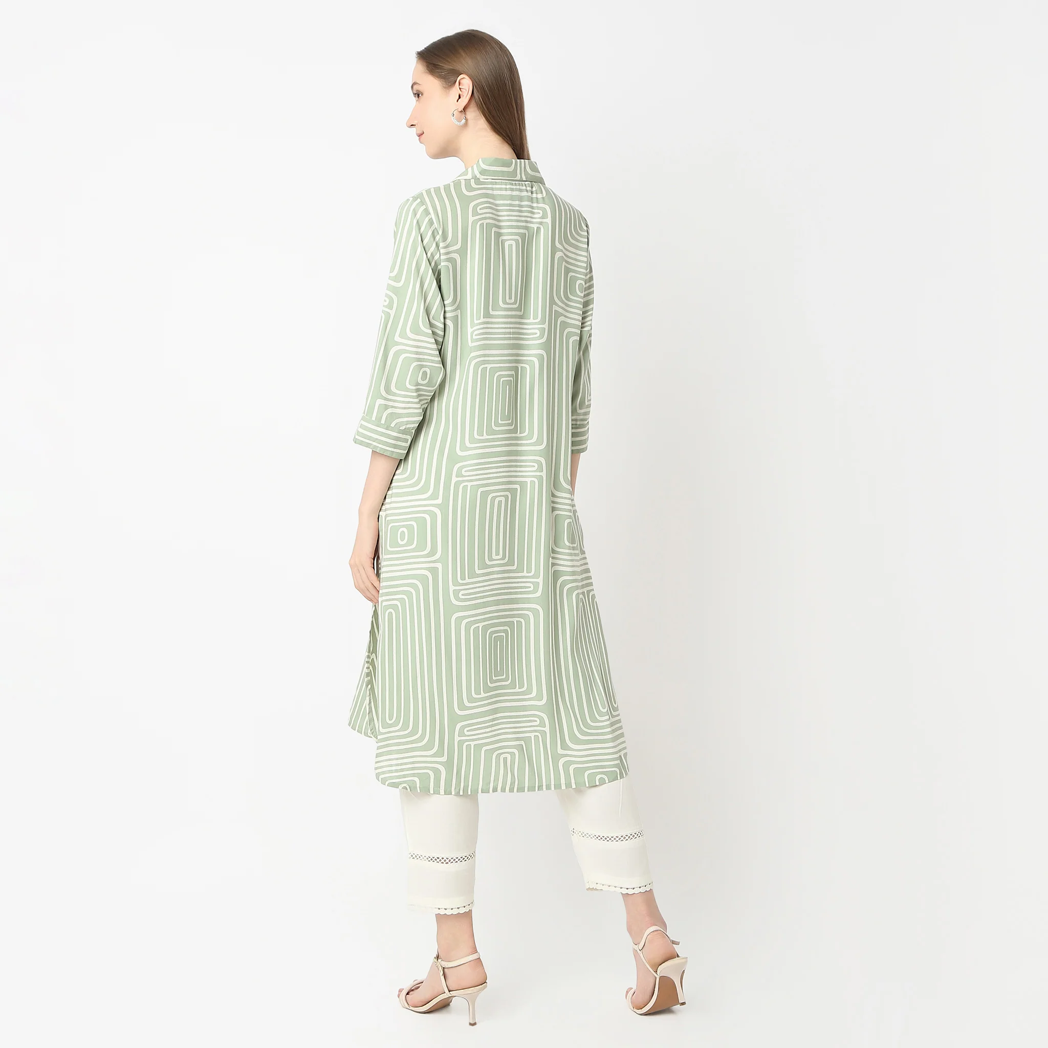 Straight Fit Printed Below Knee Lapel Collar Kurta - Image 3