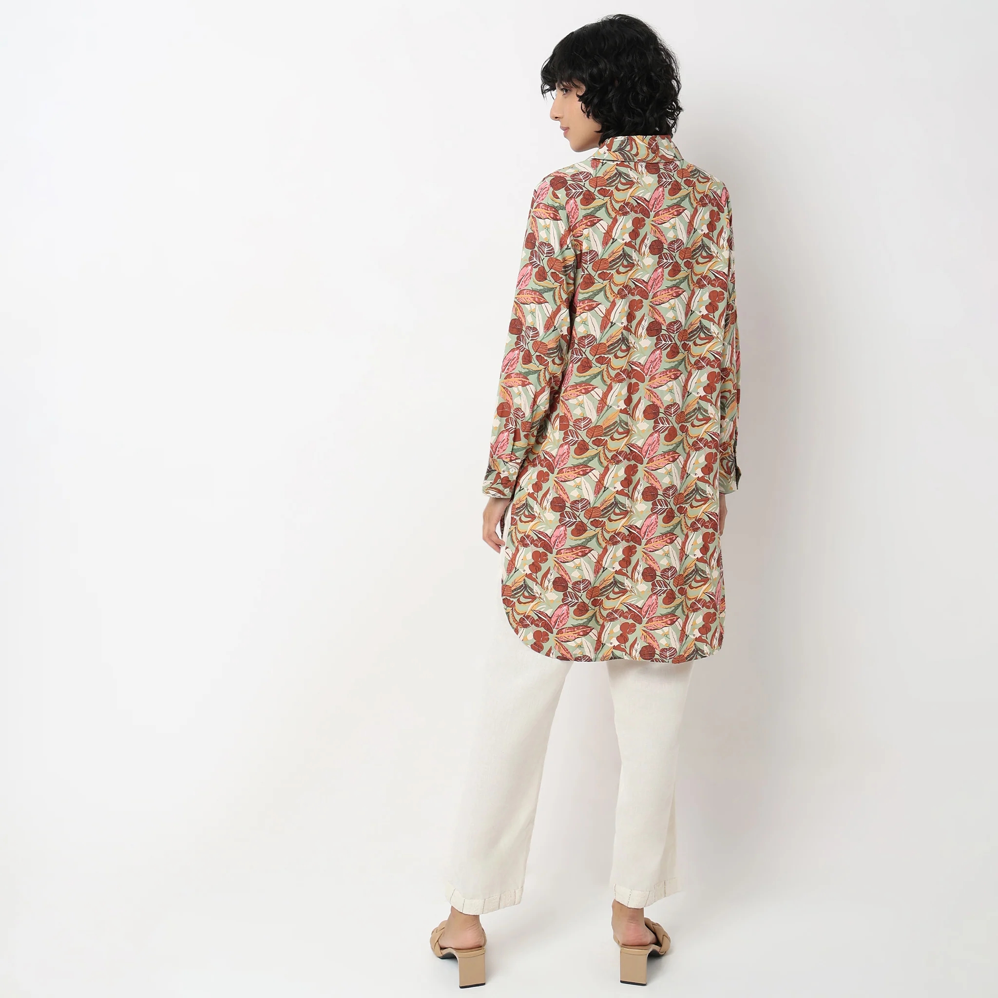 Straight Fit Printed Kurta - Image 3