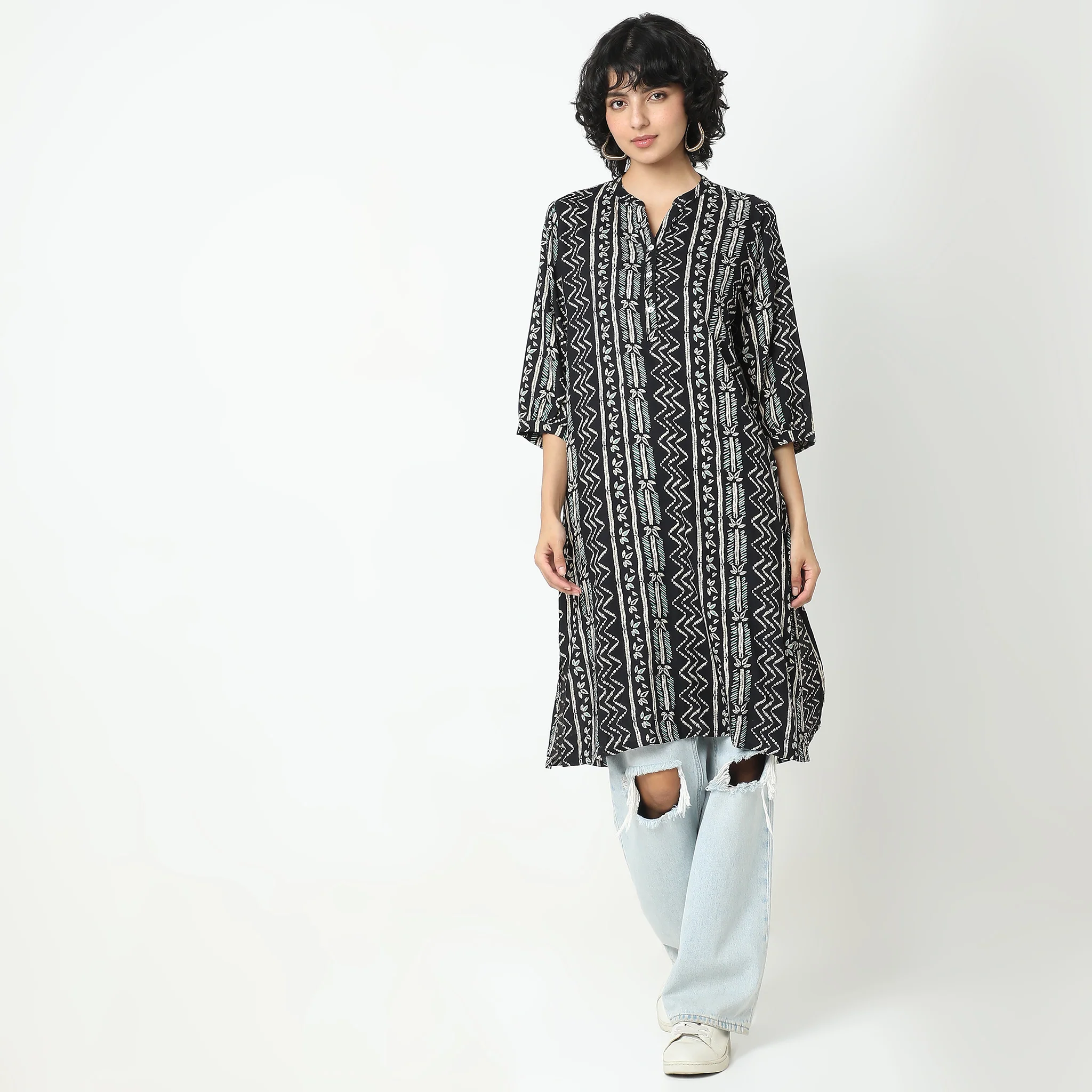 Straight Fit Printed Kurta - Image 2