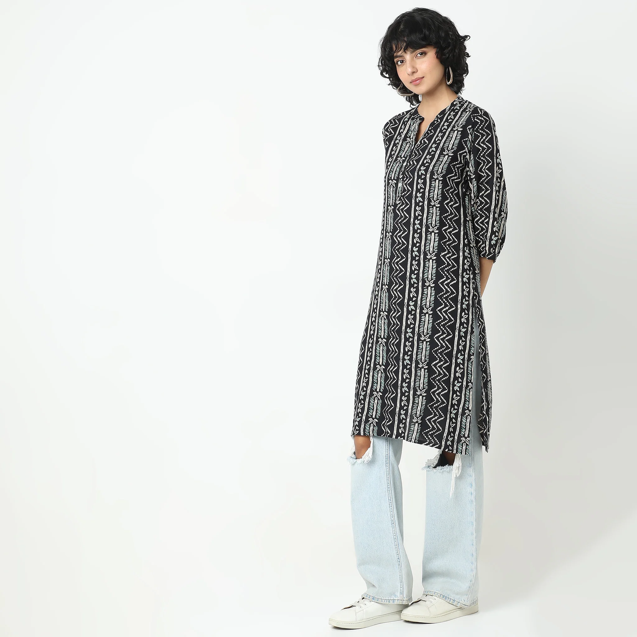 Straight Fit Printed Kurta - Image 5