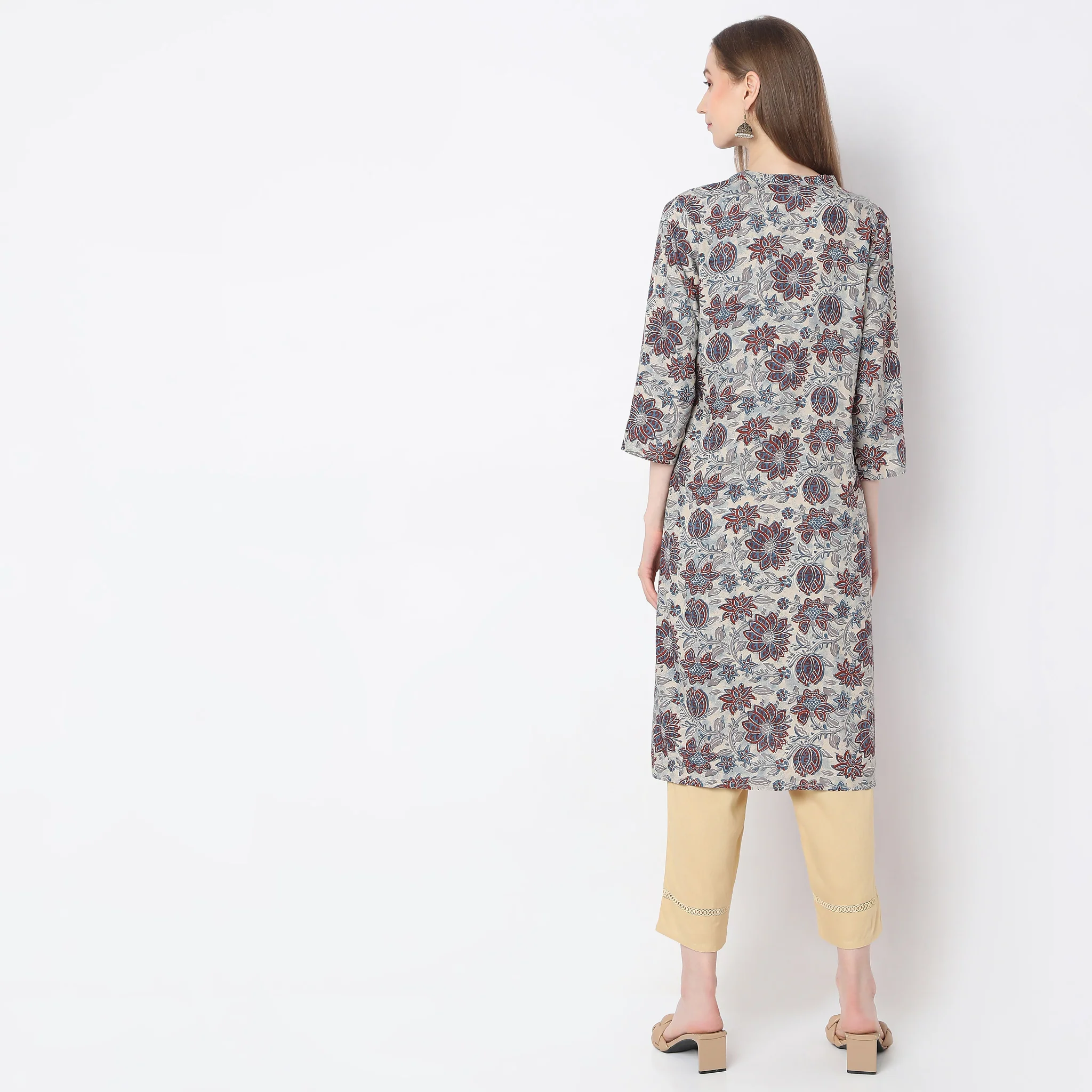 Straight Fit Printed Kurta - Image 3