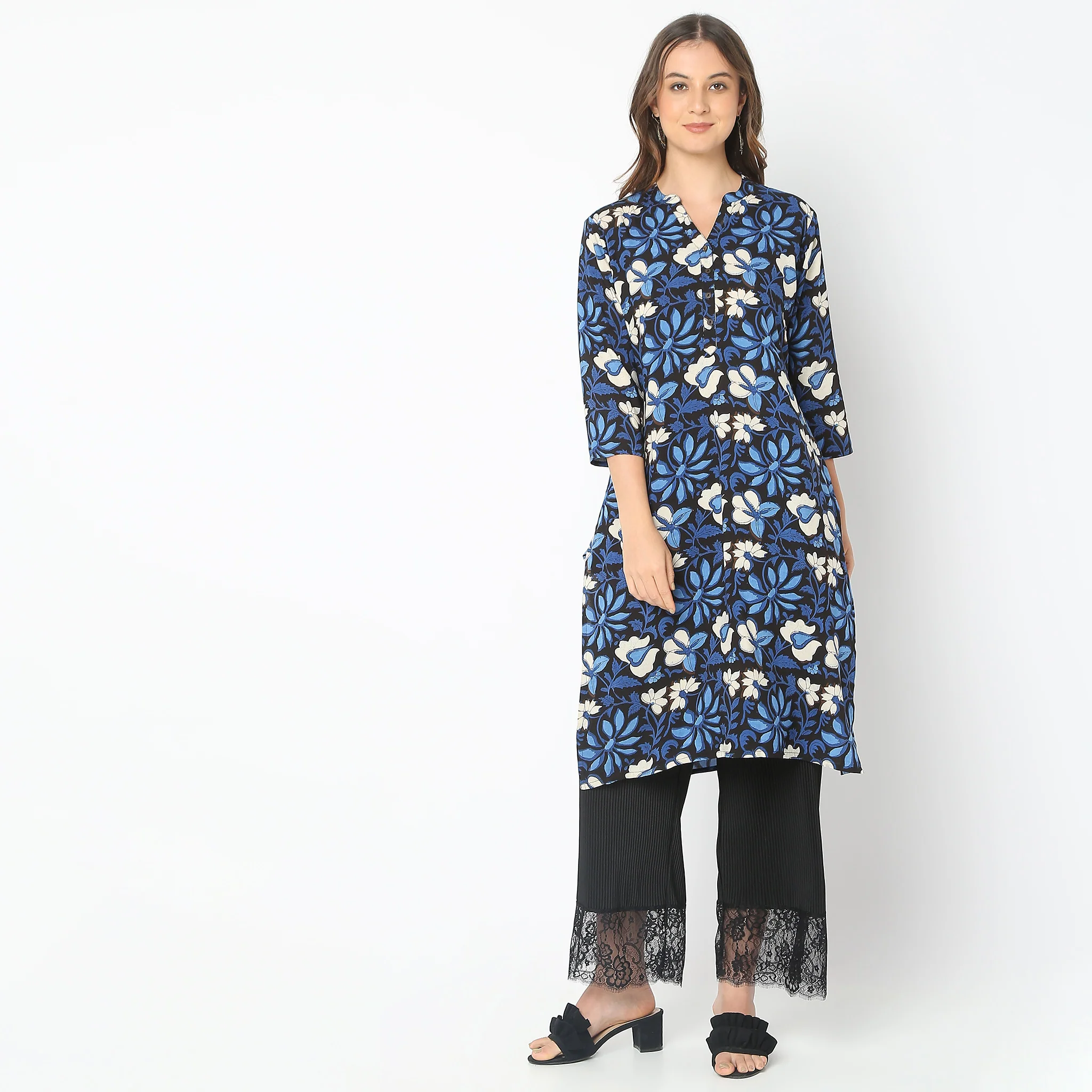 Straight Fit Printed Kurta - Image 2