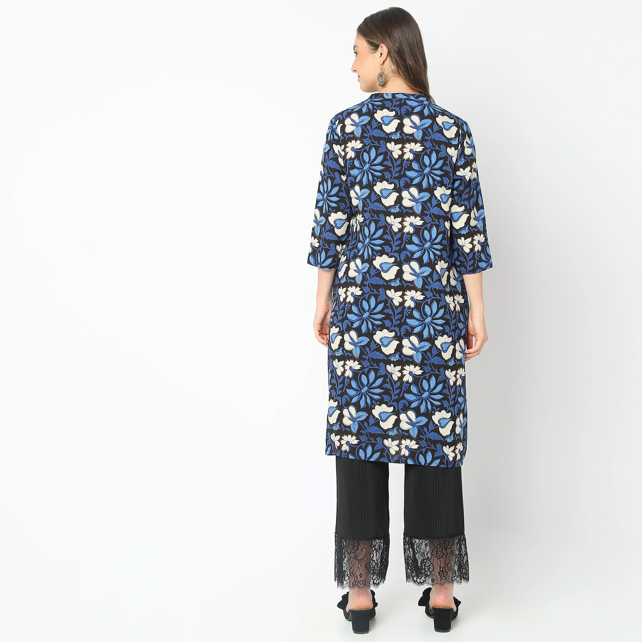 Straight Fit Printed Kurta - Image 3