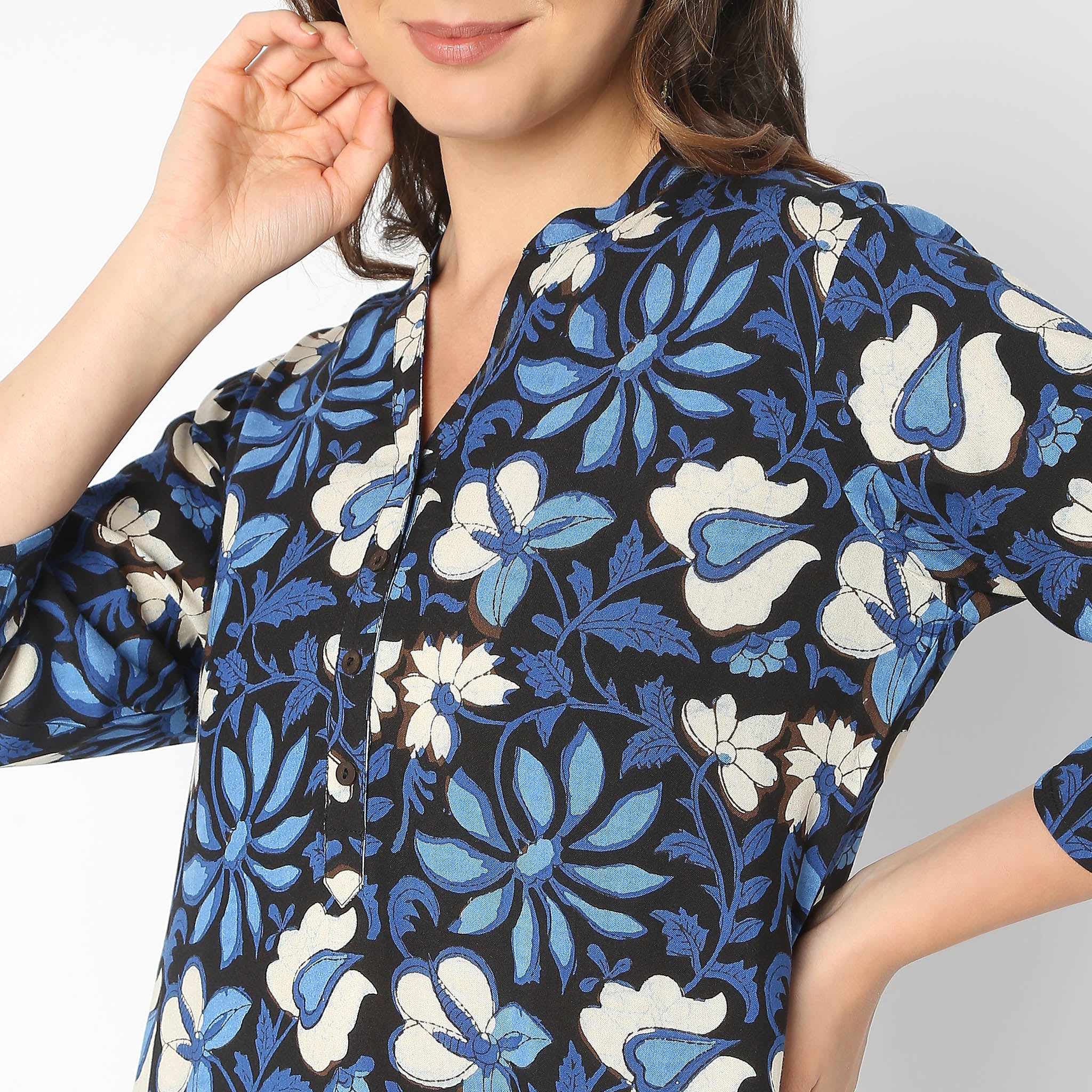 Straight Fit Printed Kurta - Image 4