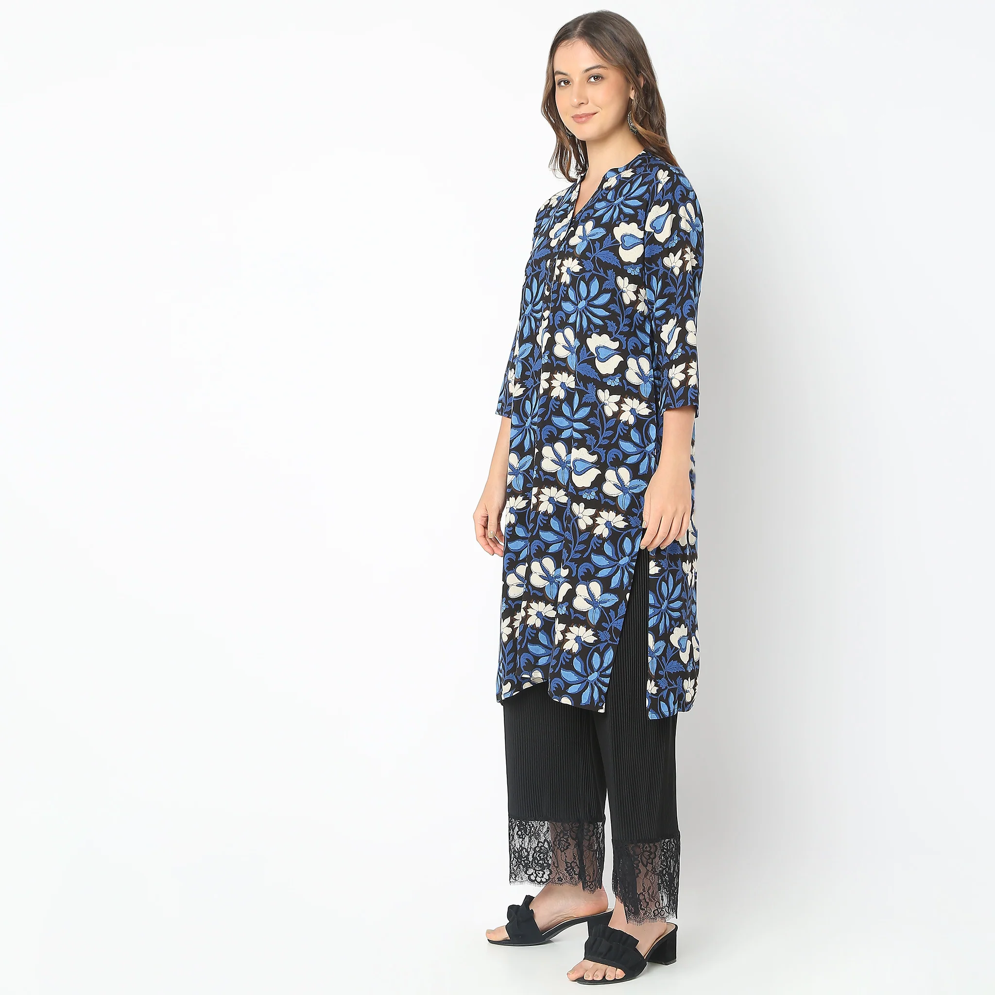 Straight Fit Printed Kurta - Image 5
