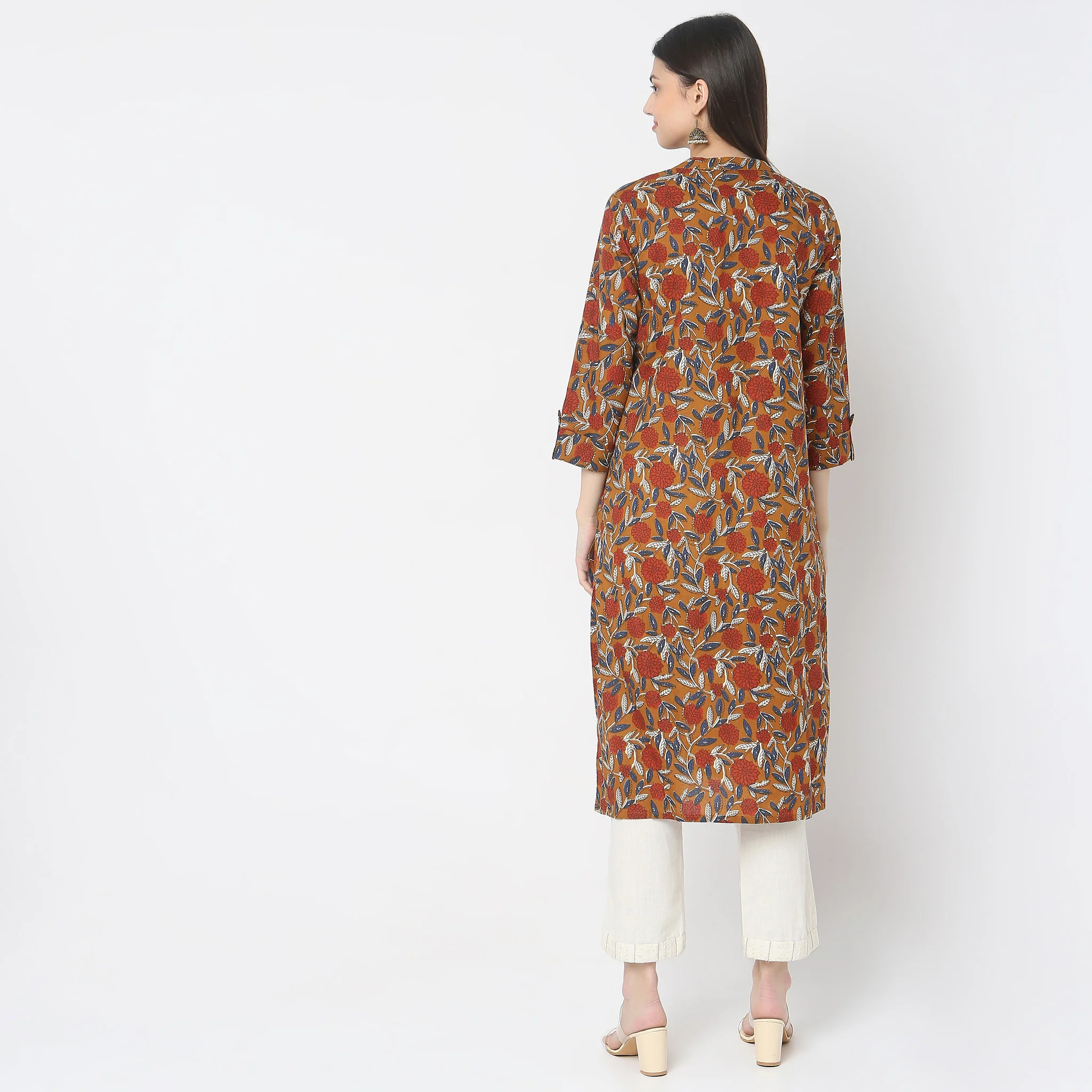 Straight Fit Printed Kurta - Image 3