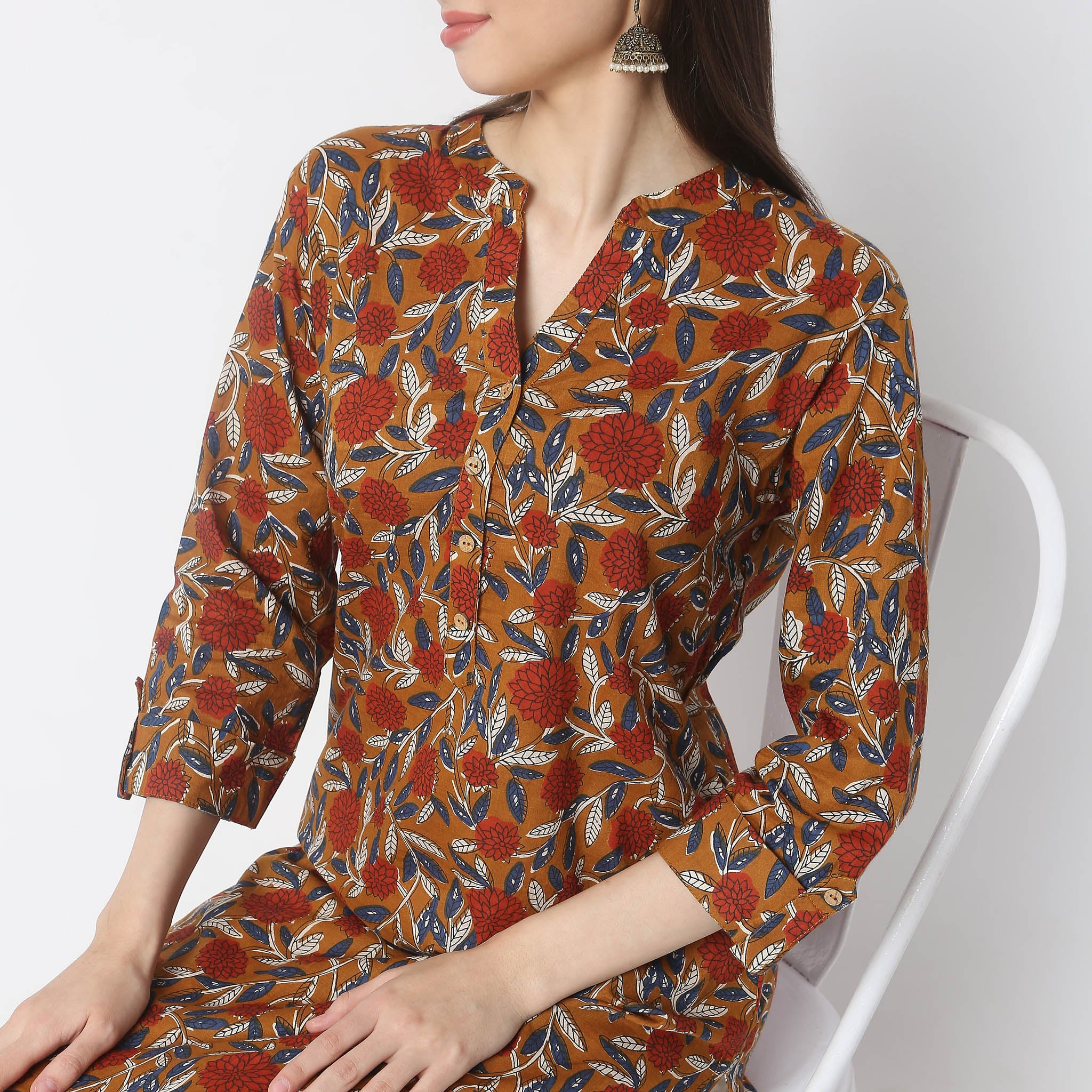 Straight Fit Printed Kurta - Image 4