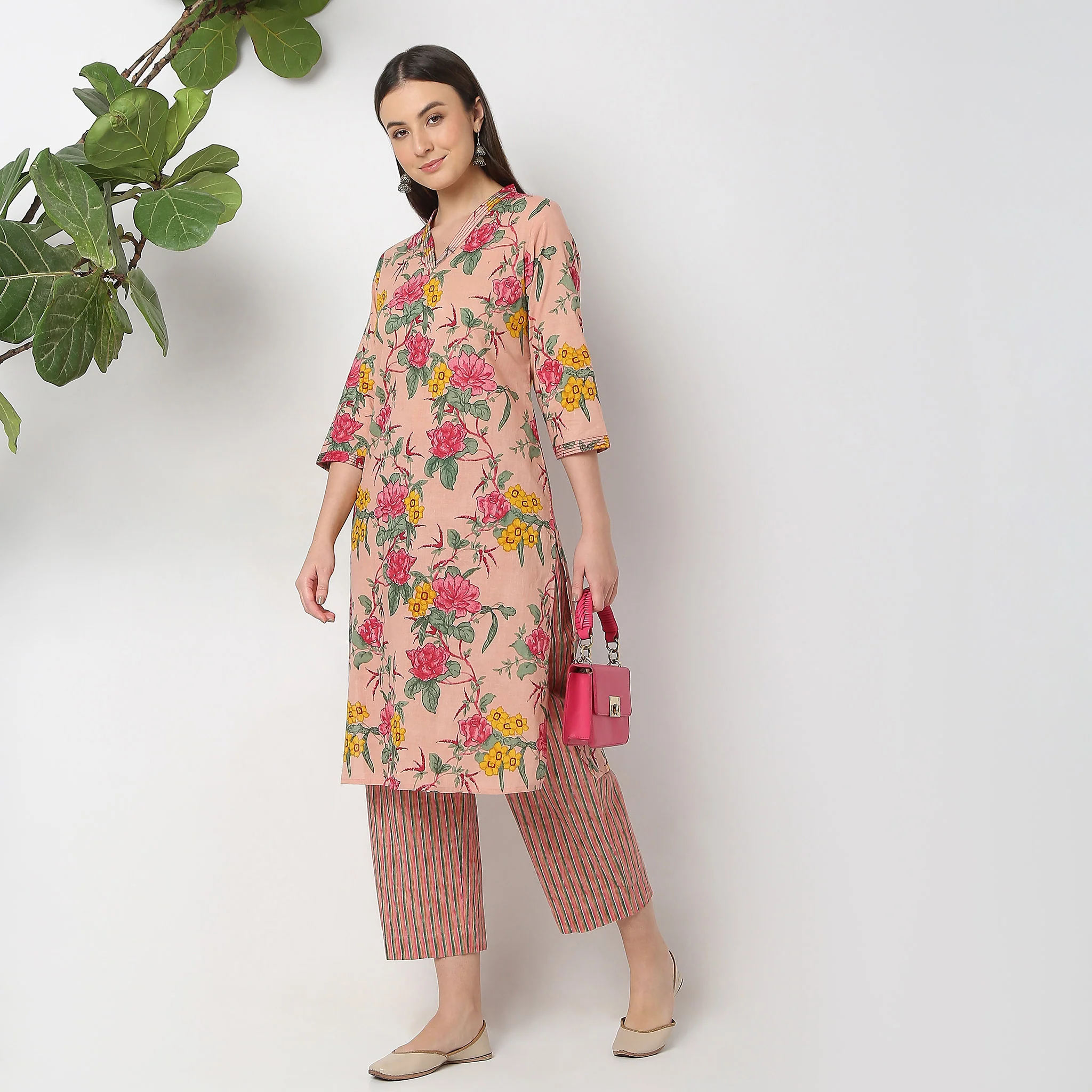 Straight Fit Printed Kurta With Pant Set