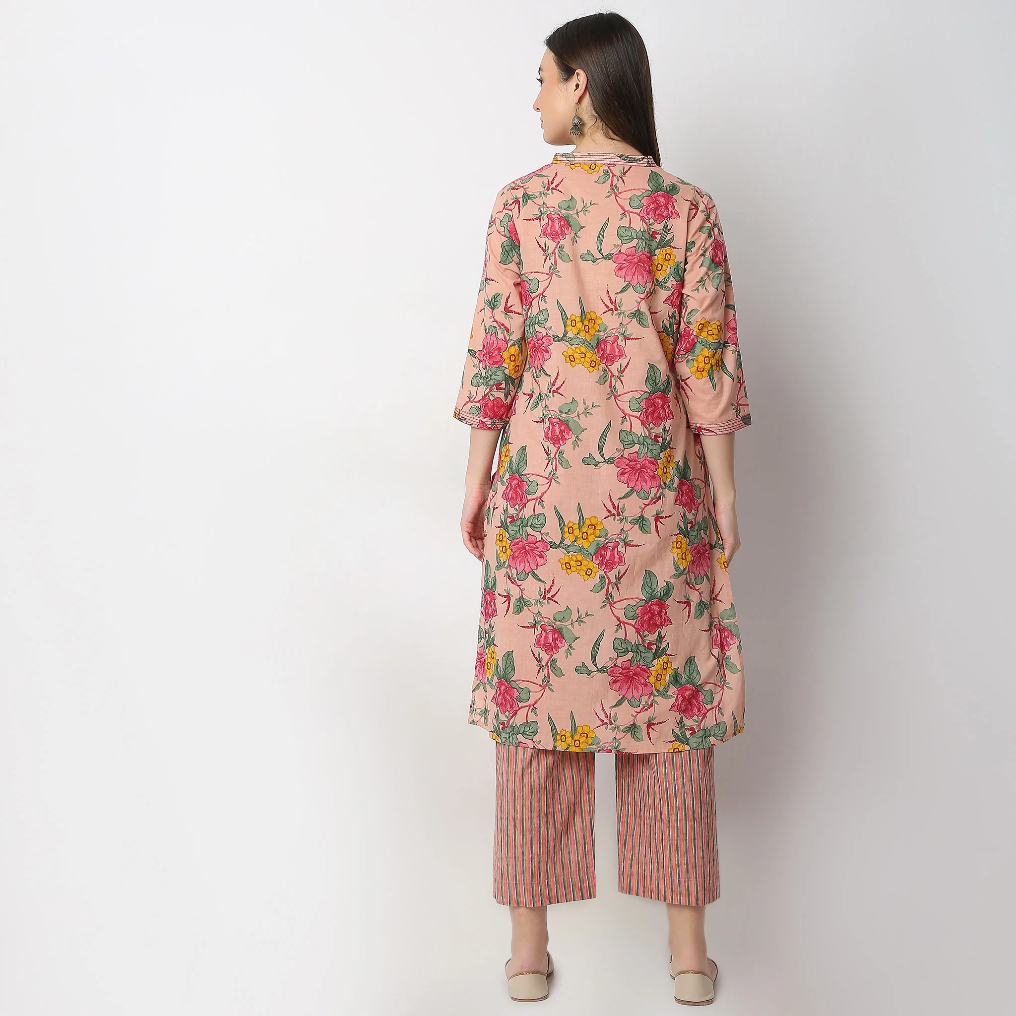 Straight Fit Printed Kurta With Pant Set - Image 3
