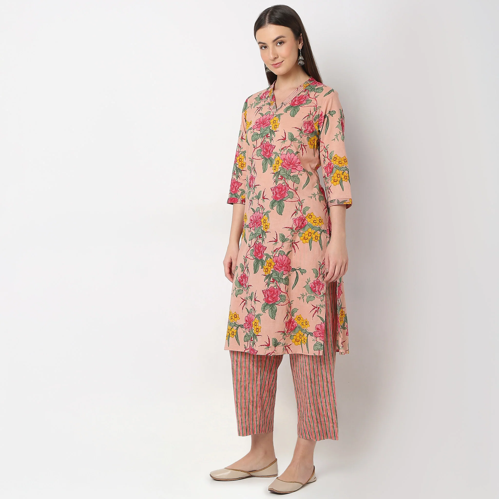 Straight Fit Printed Kurta With Pant Set - Image 5