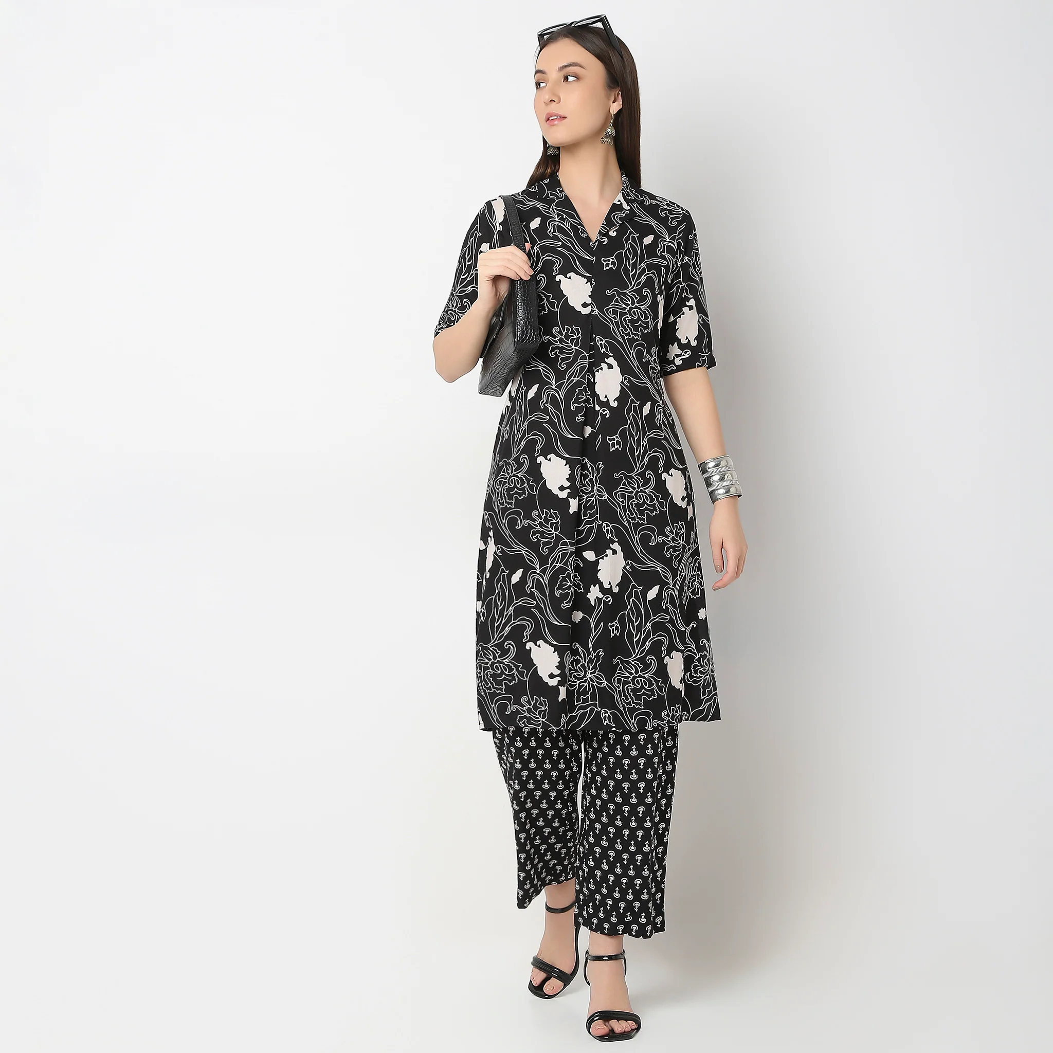 Straight Fit Printed Kurta With Pant Set