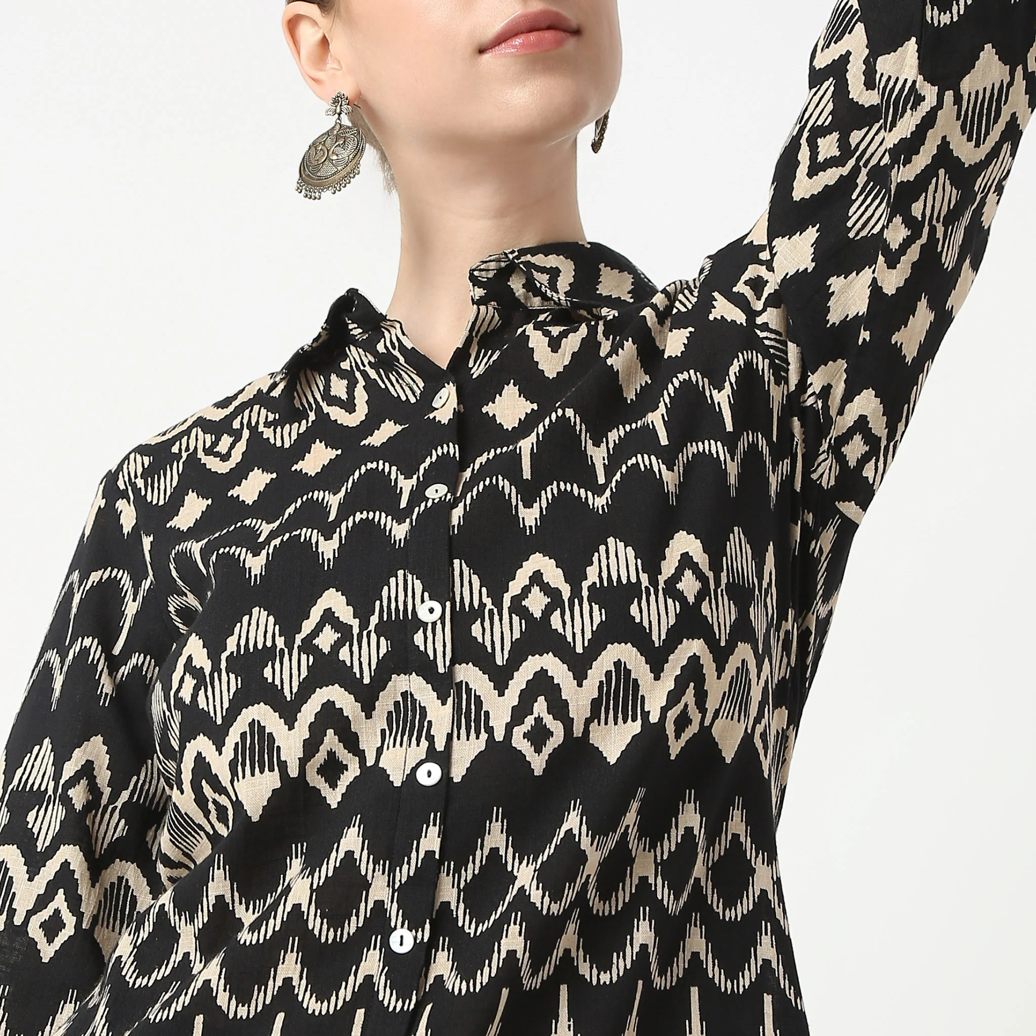 Straight Fit Shirt Collar Ethnomod Kurta With Pant Set - Image 4
