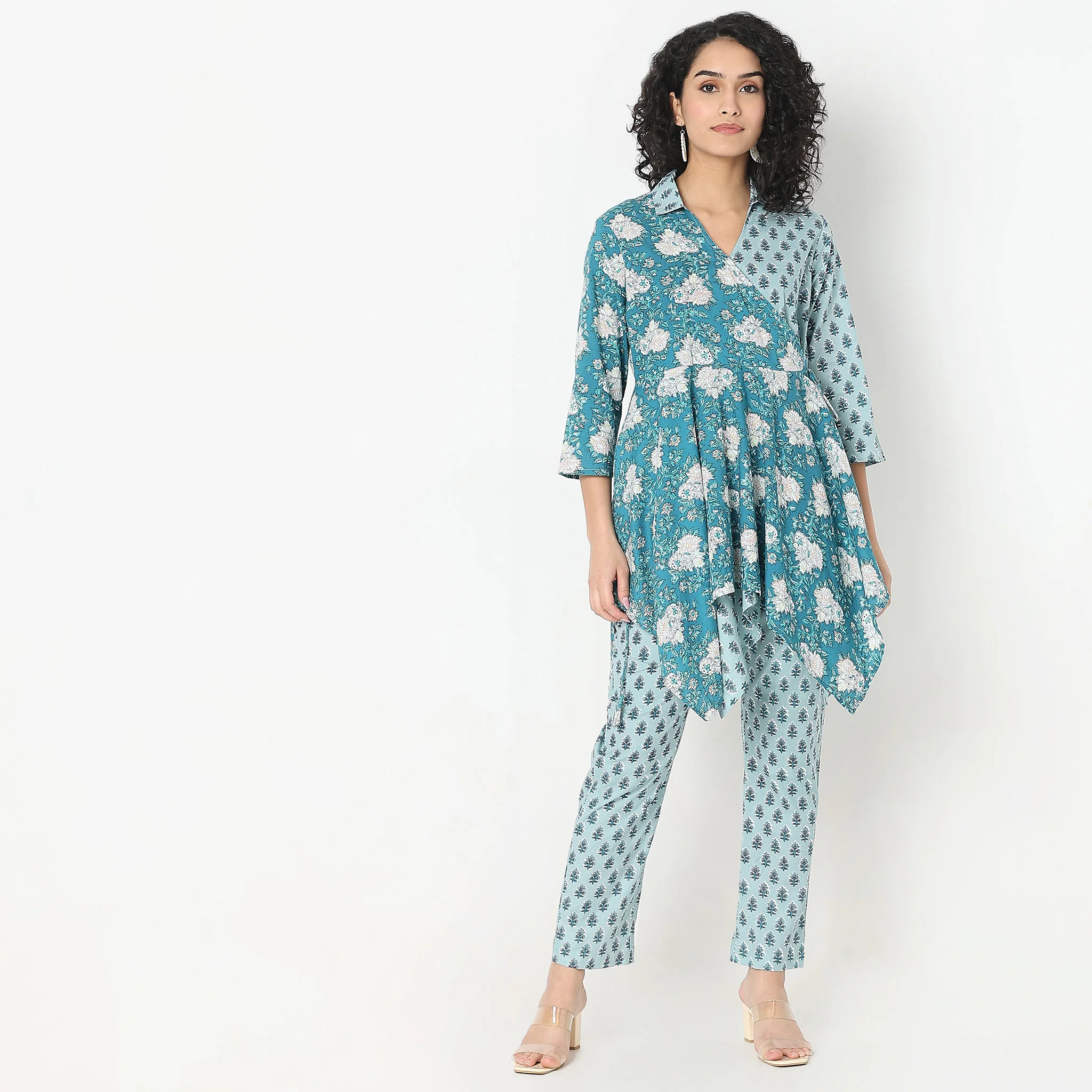 Straight Fit Printed Kurta With Pant Co-Ords - Image 2