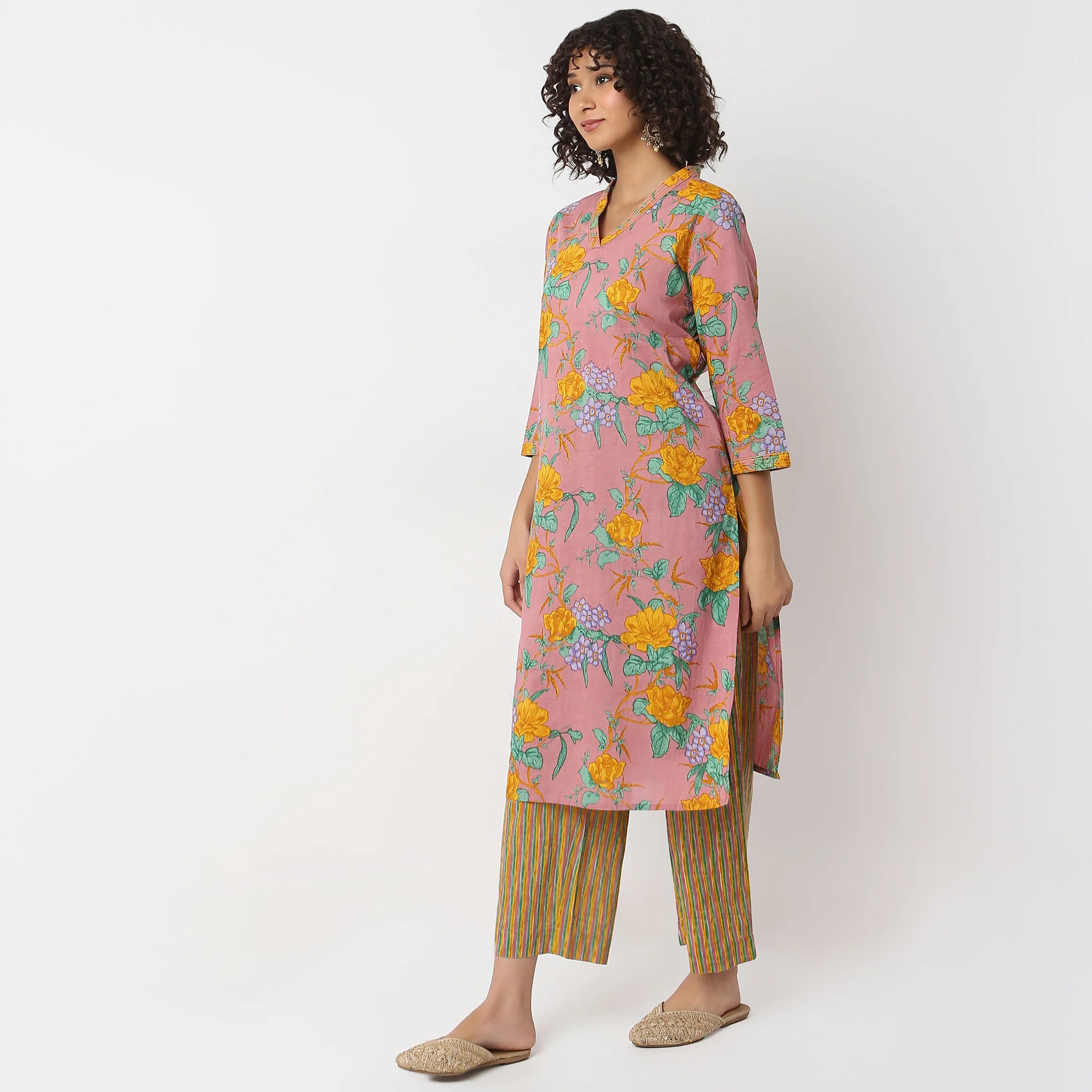 Straight Fit Printed Kurta With Pyjama Set - Image 5