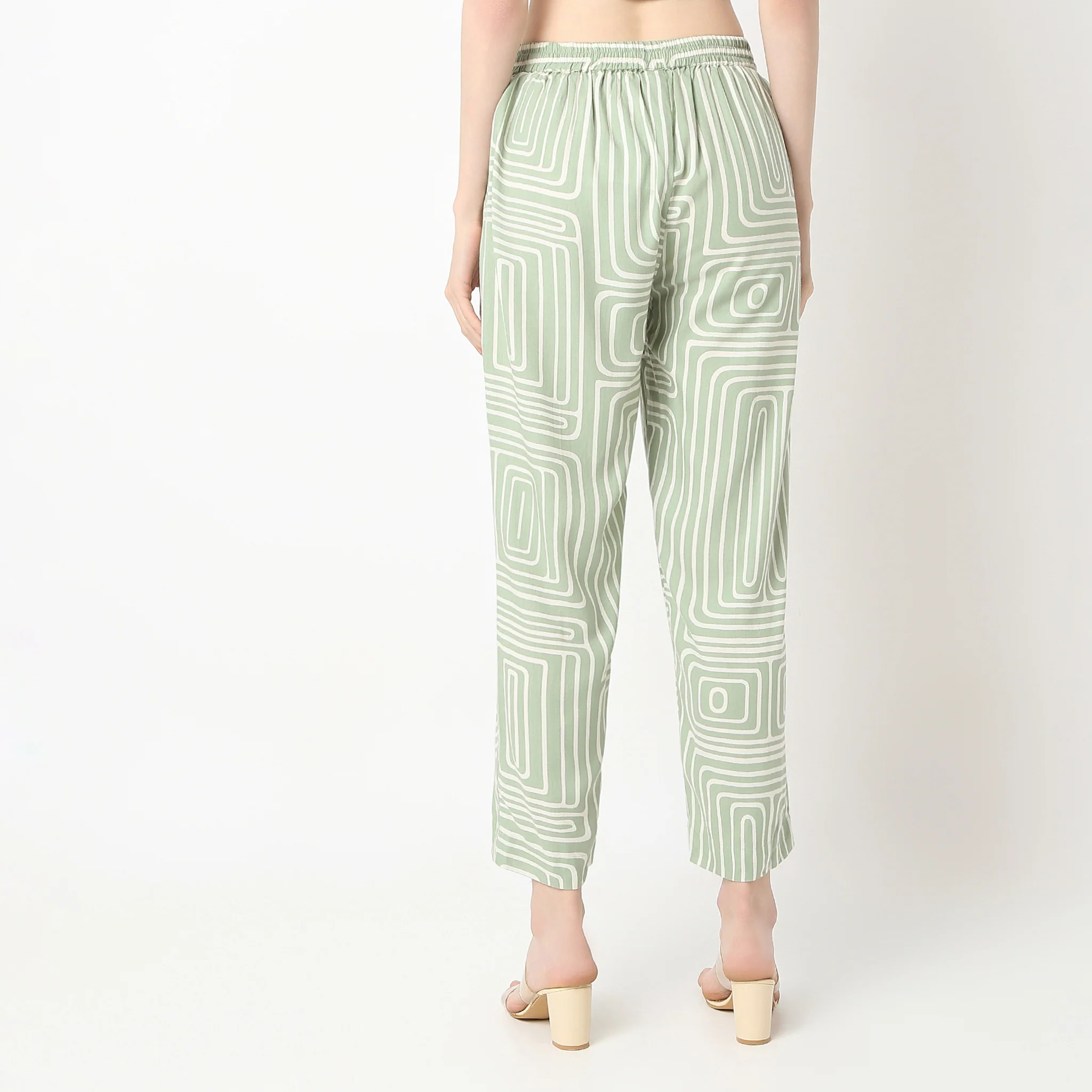 Straight Fit Printed Below Knee Pants - Image 3