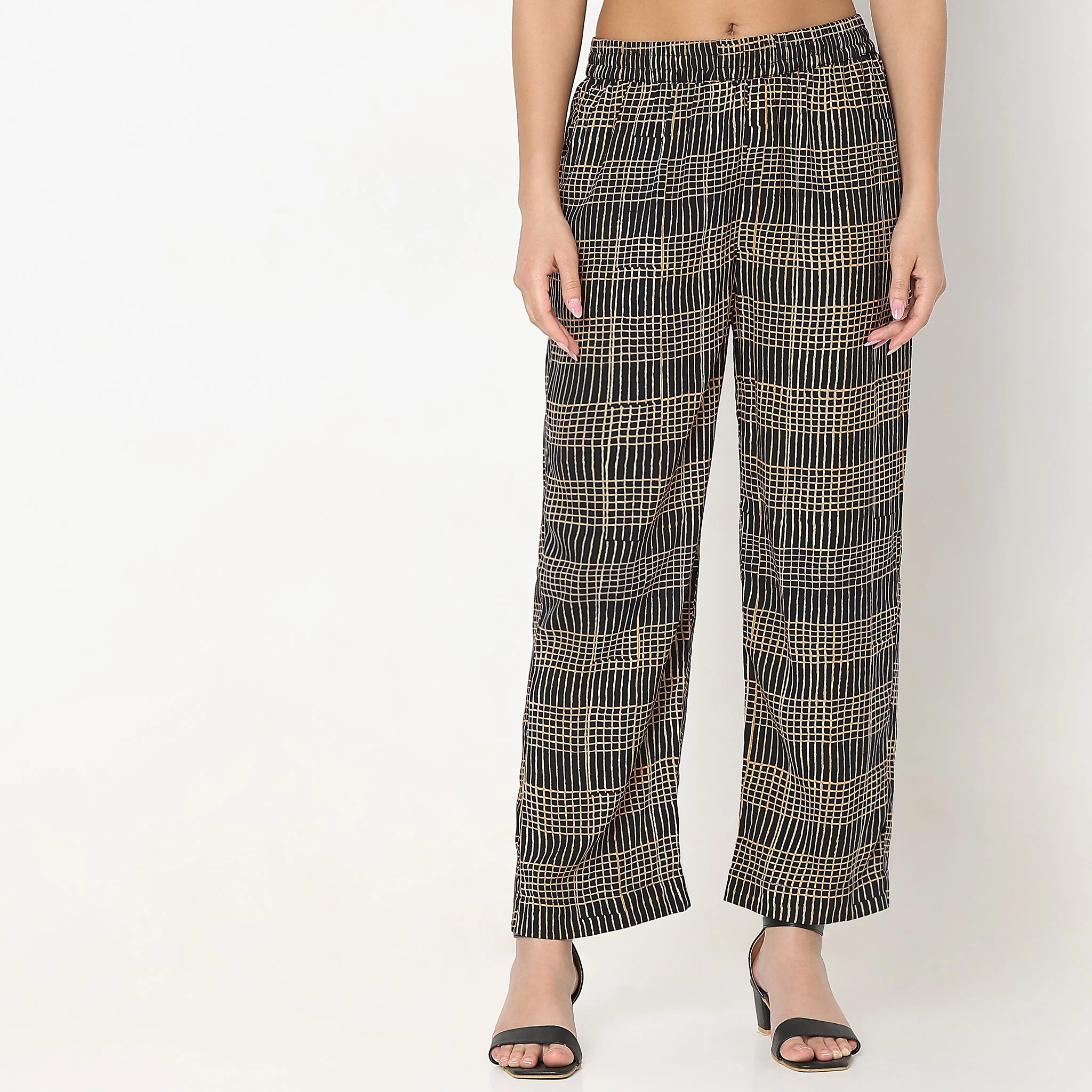 Straight Fit Printed Mid Rise Pants - Image 2