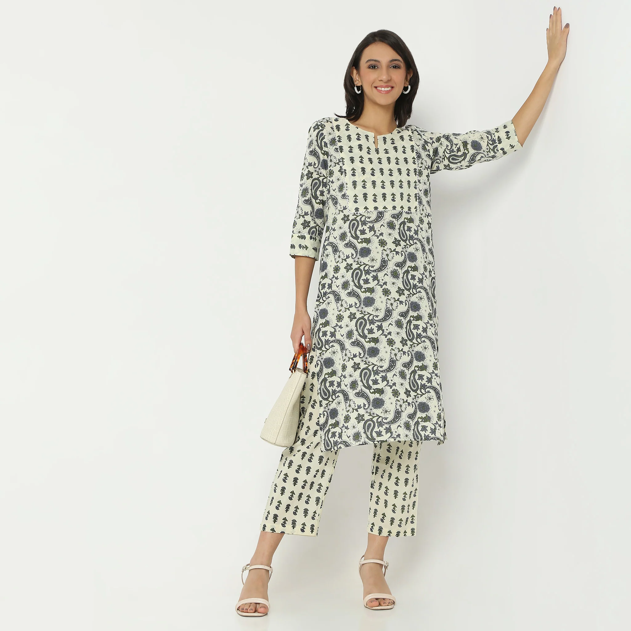 Straight Fit Printed Below Knee Round Neck Kurta