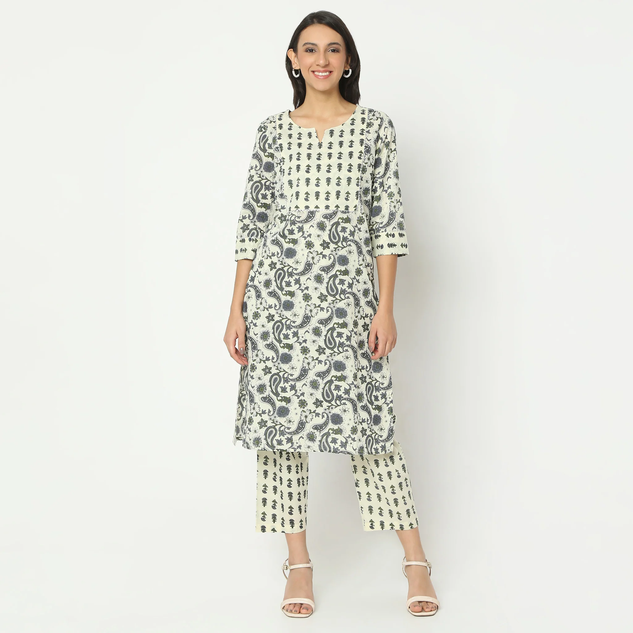 Straight Fit Printed Below Knee Round Neck Kurta - Image 2