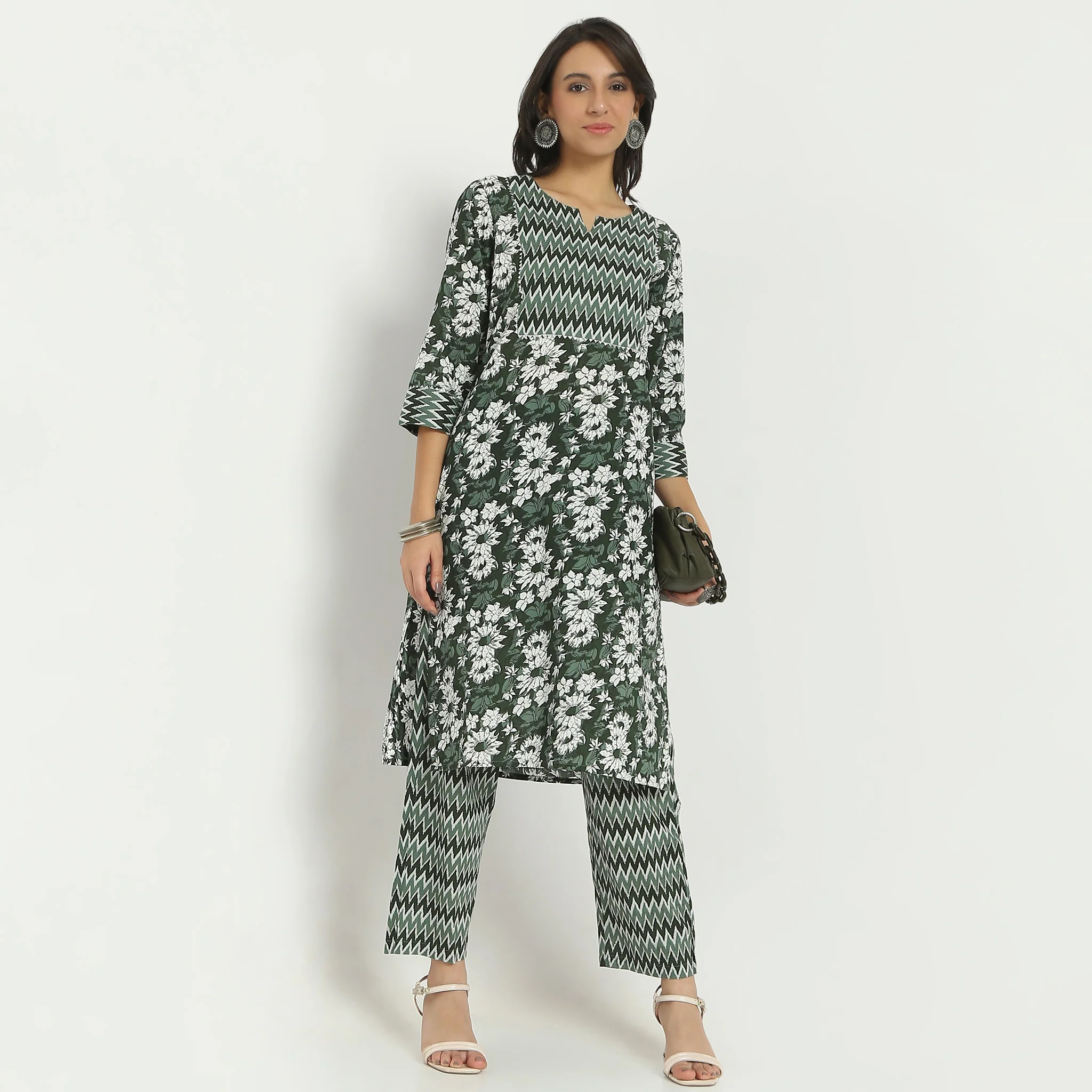 Straight Fit Printed Calf Length Round Neck Kurta