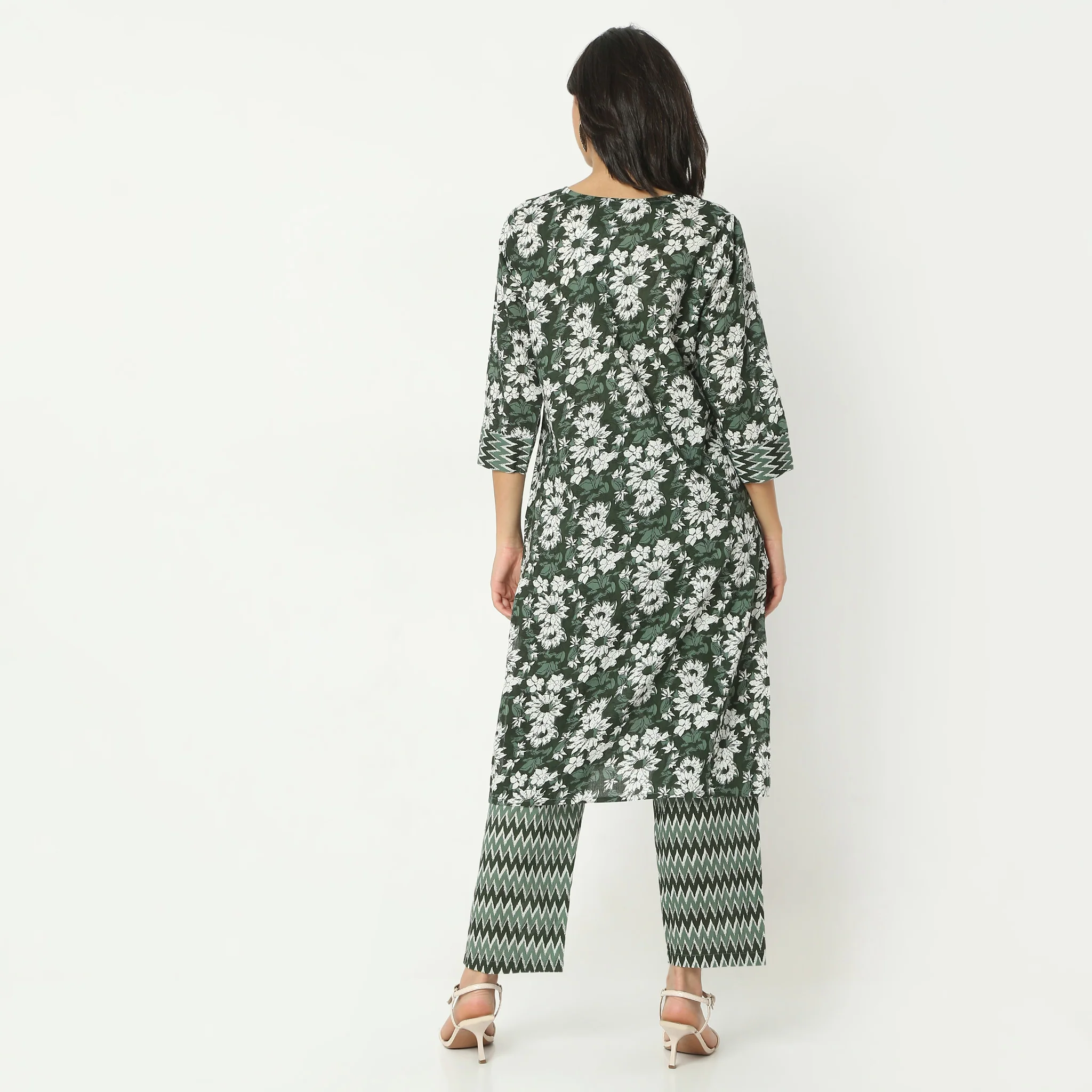 Straight Fit Printed Calf Length Round Neck Kurta - Image 3
