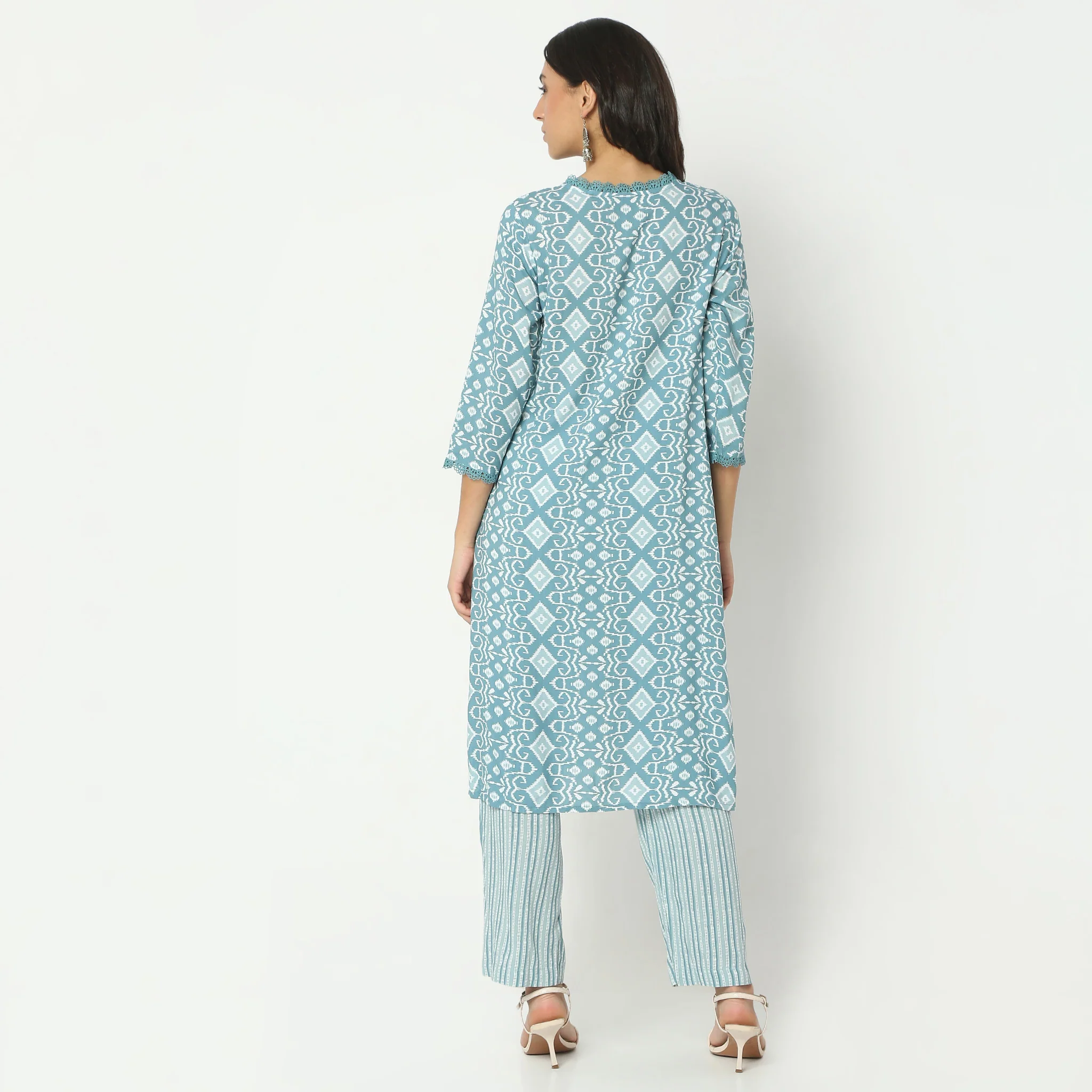 Straight Fit Printed Calf Length Round Neck Kurta - Image 3