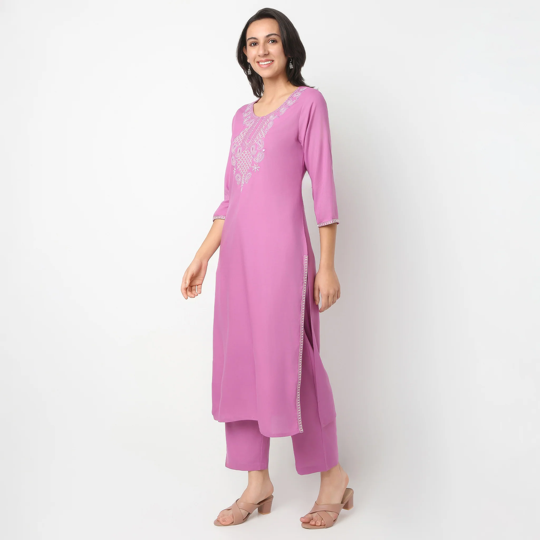 Round Neck Three-Fourth Sleeve Straight Fit Printed Kurta With Pant Set - Image 12