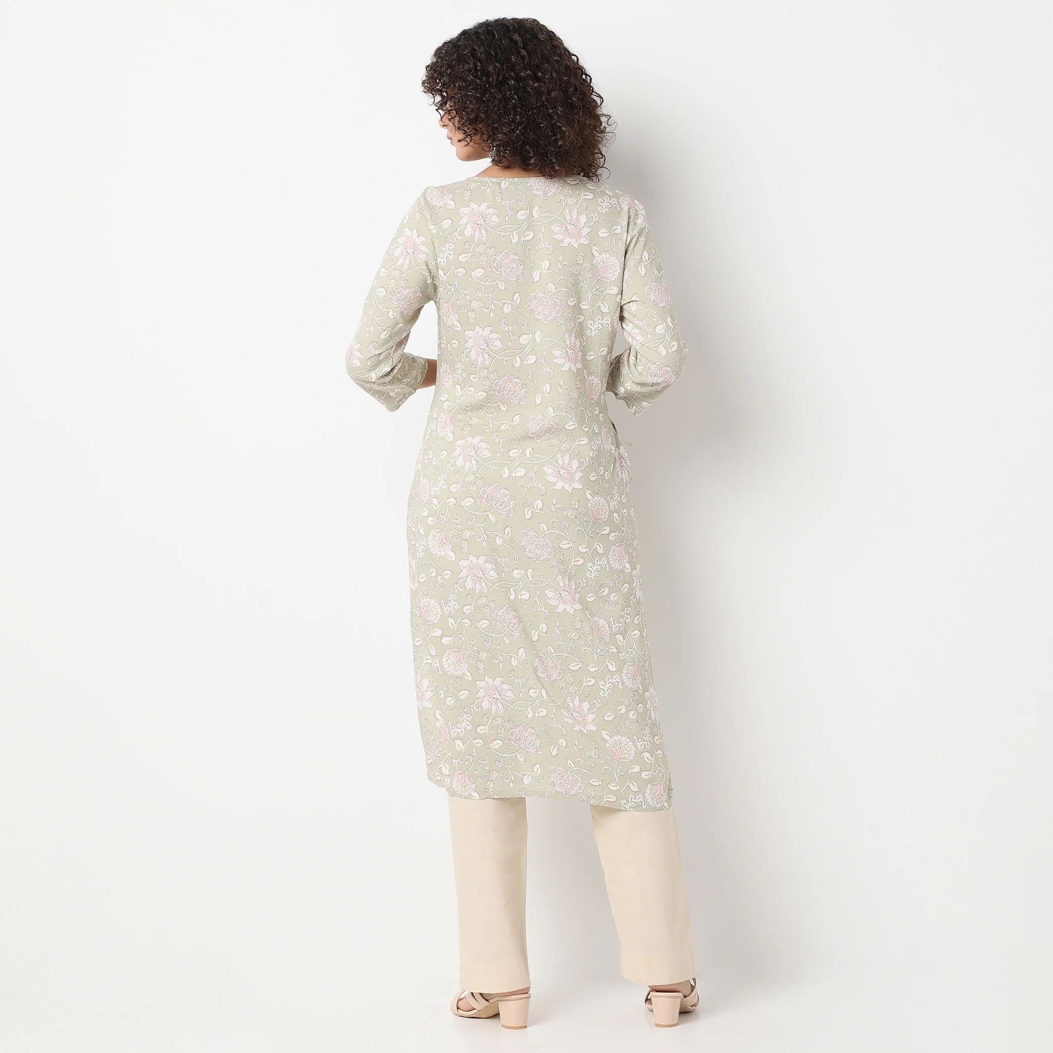 Round Neck Knee Length Three-Fourth Sleeve Straight Fit Embroidered Kurta - Image 3