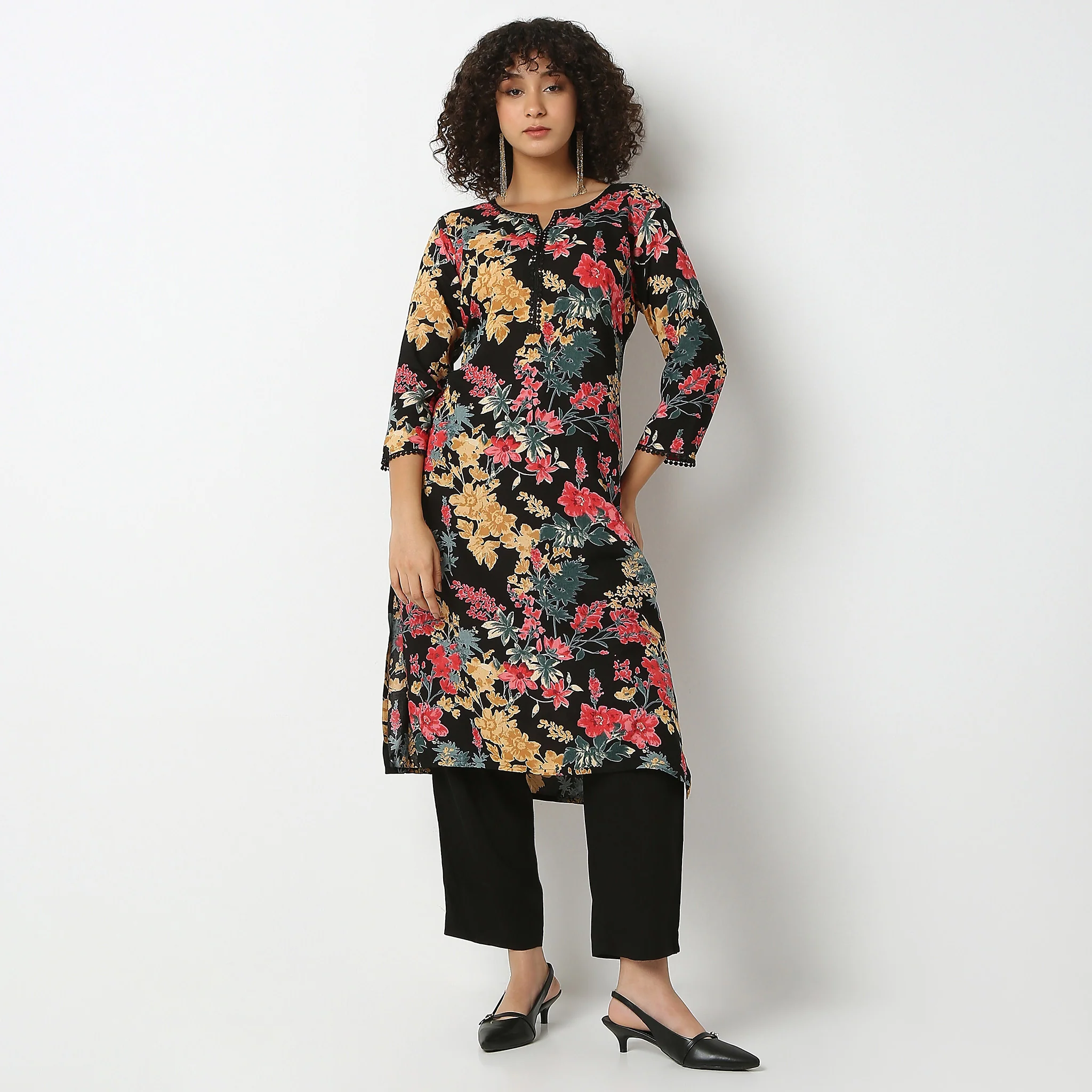 Round Neck Knee Length Three-Fourth Sleeve Straight Fit Printed Kurta