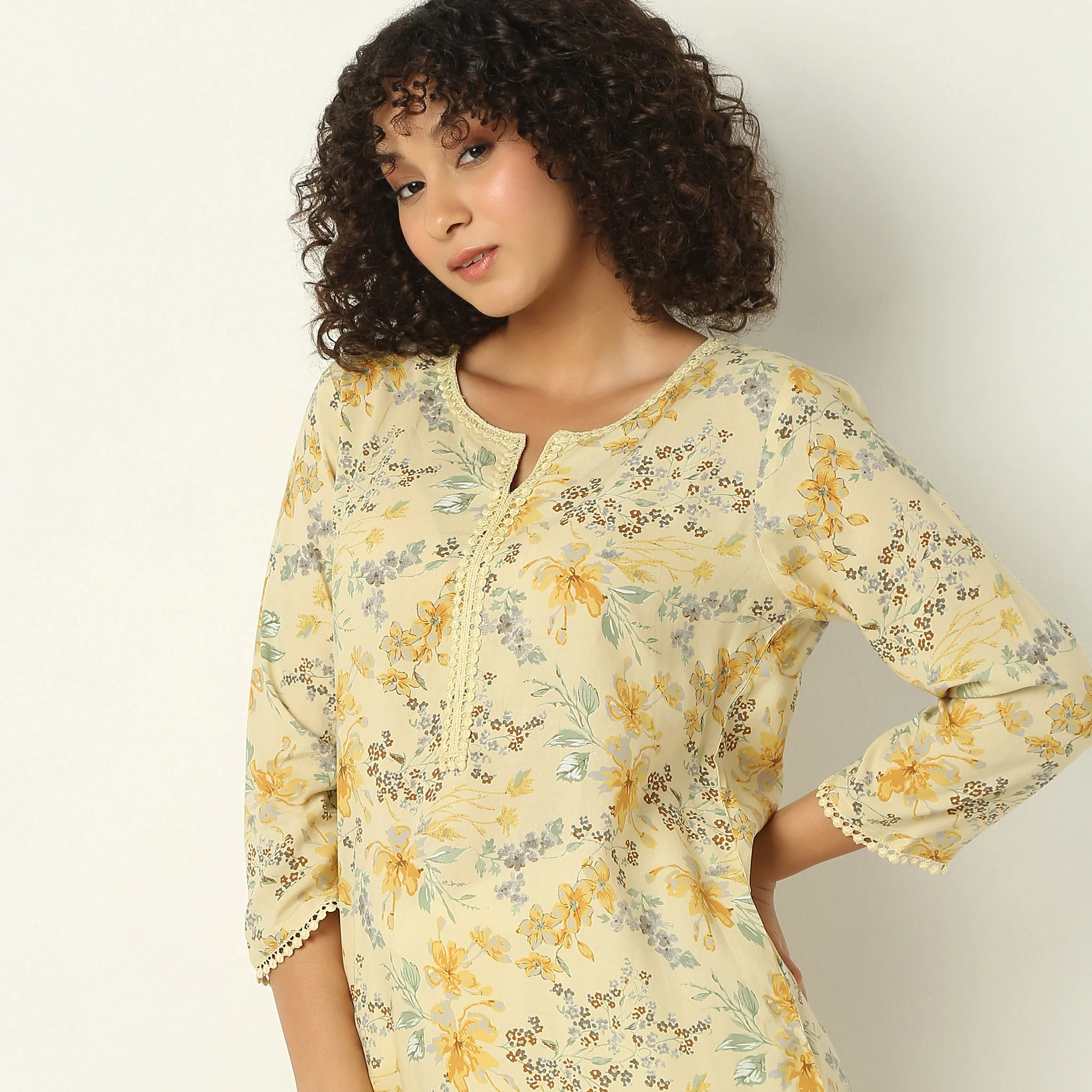Straight Fit Calf Length Printed Kurta - Image 4