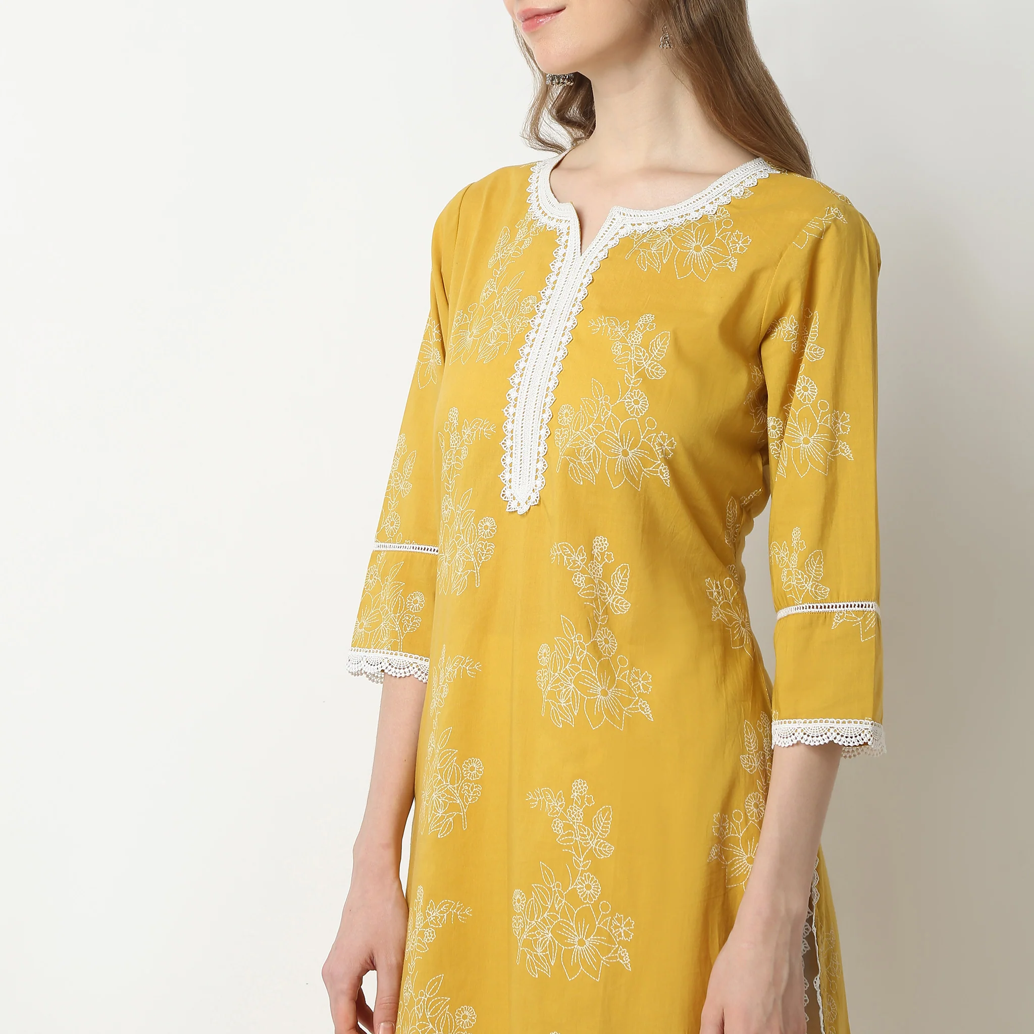 Straight Fit Printed Placket Below Knee Kurta - Image 4