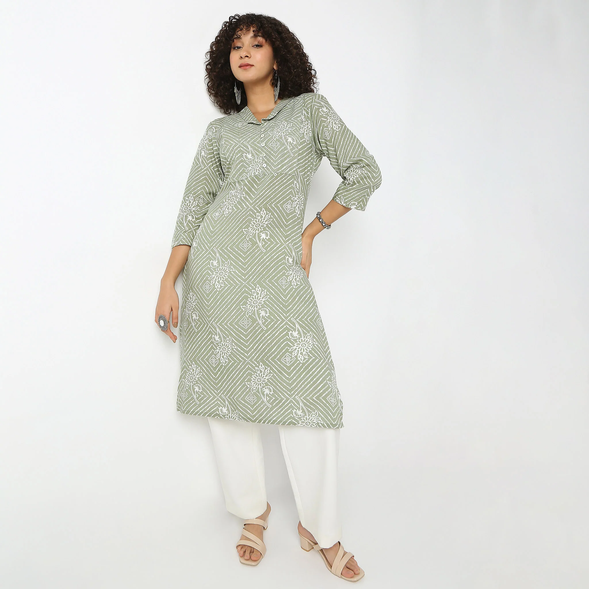 Shawl Neck Knee Length Three-Fourth Sleeve Straight Fit Printed Kurta