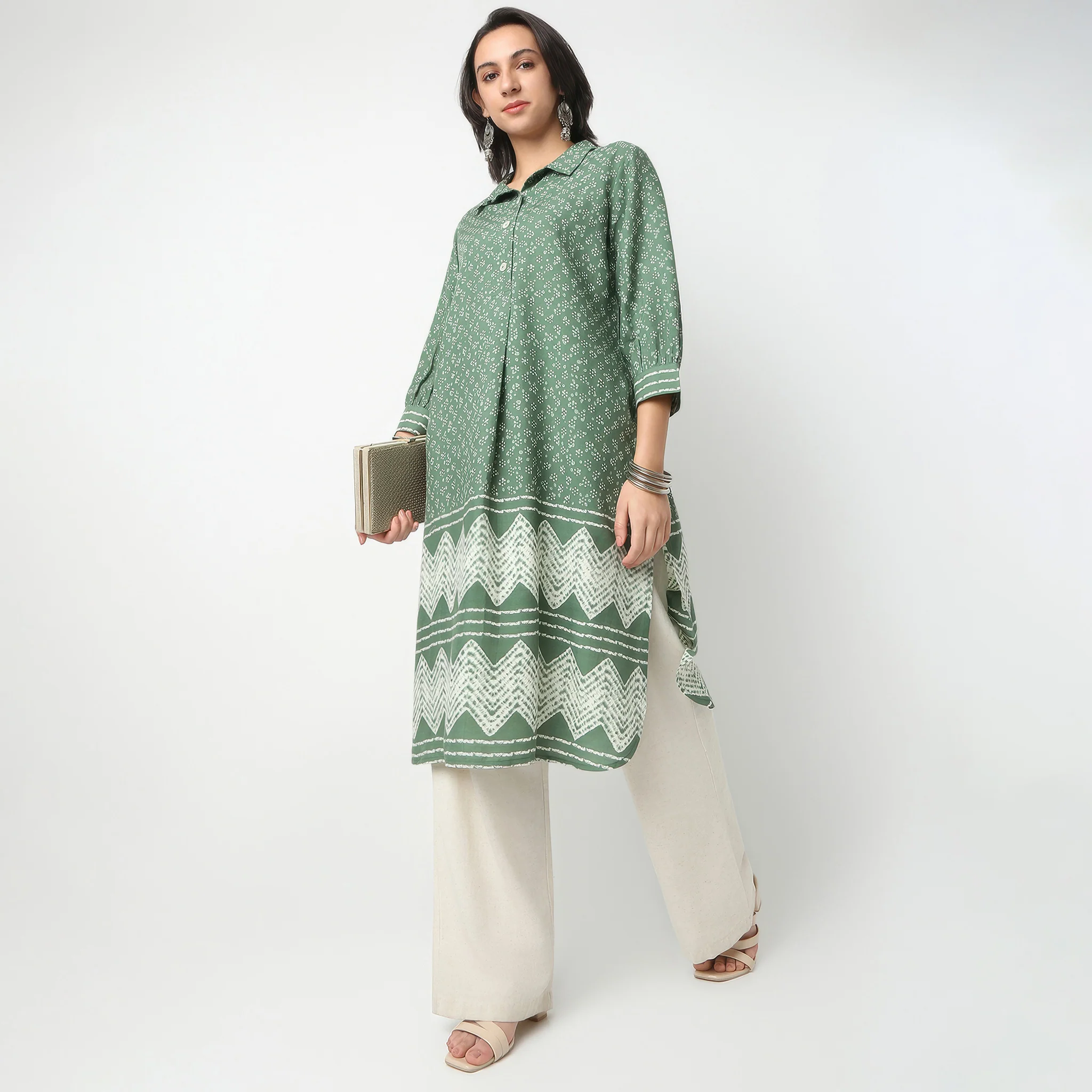 Shirt Collar Knee Length Three-Fourth Sleeve Straight Fit Solid Kurta