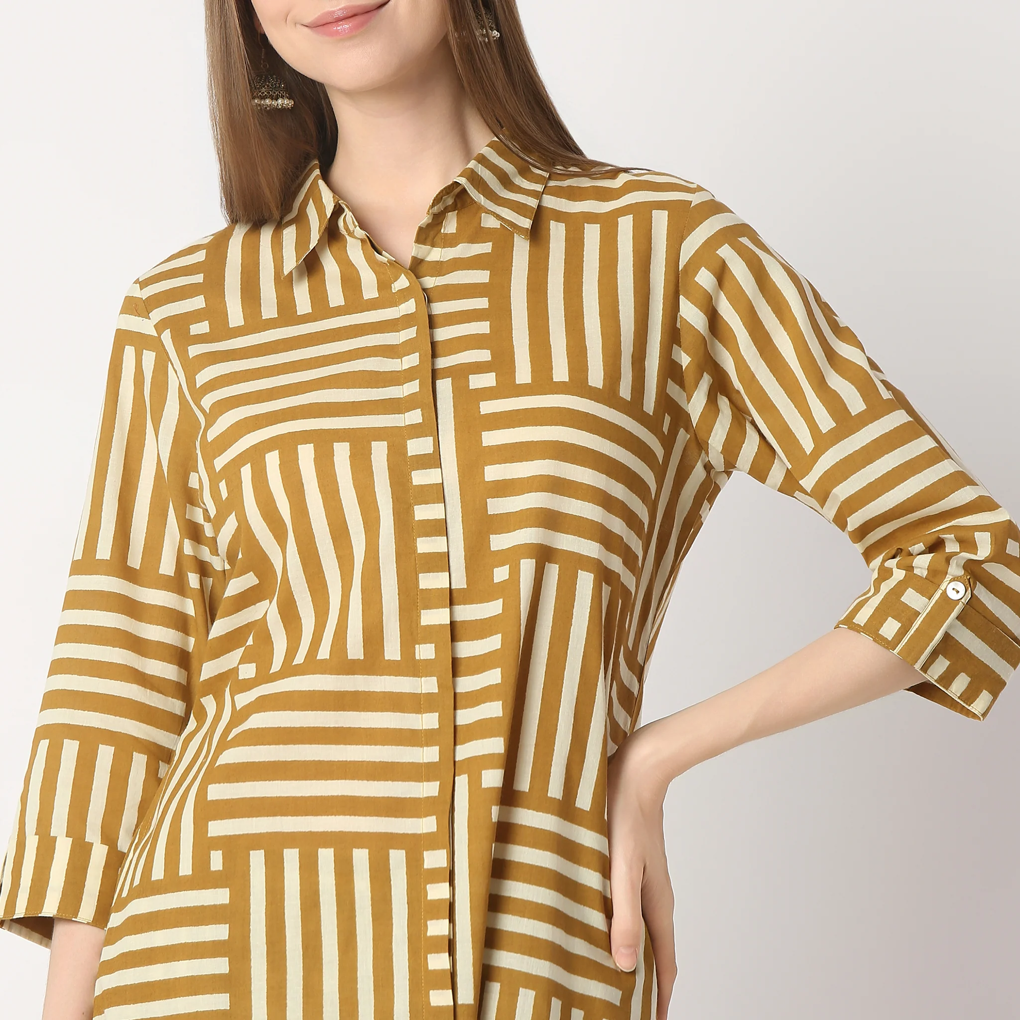 Straight Fit Printed Shirt Collar Kurta With Pant Set - Image 4