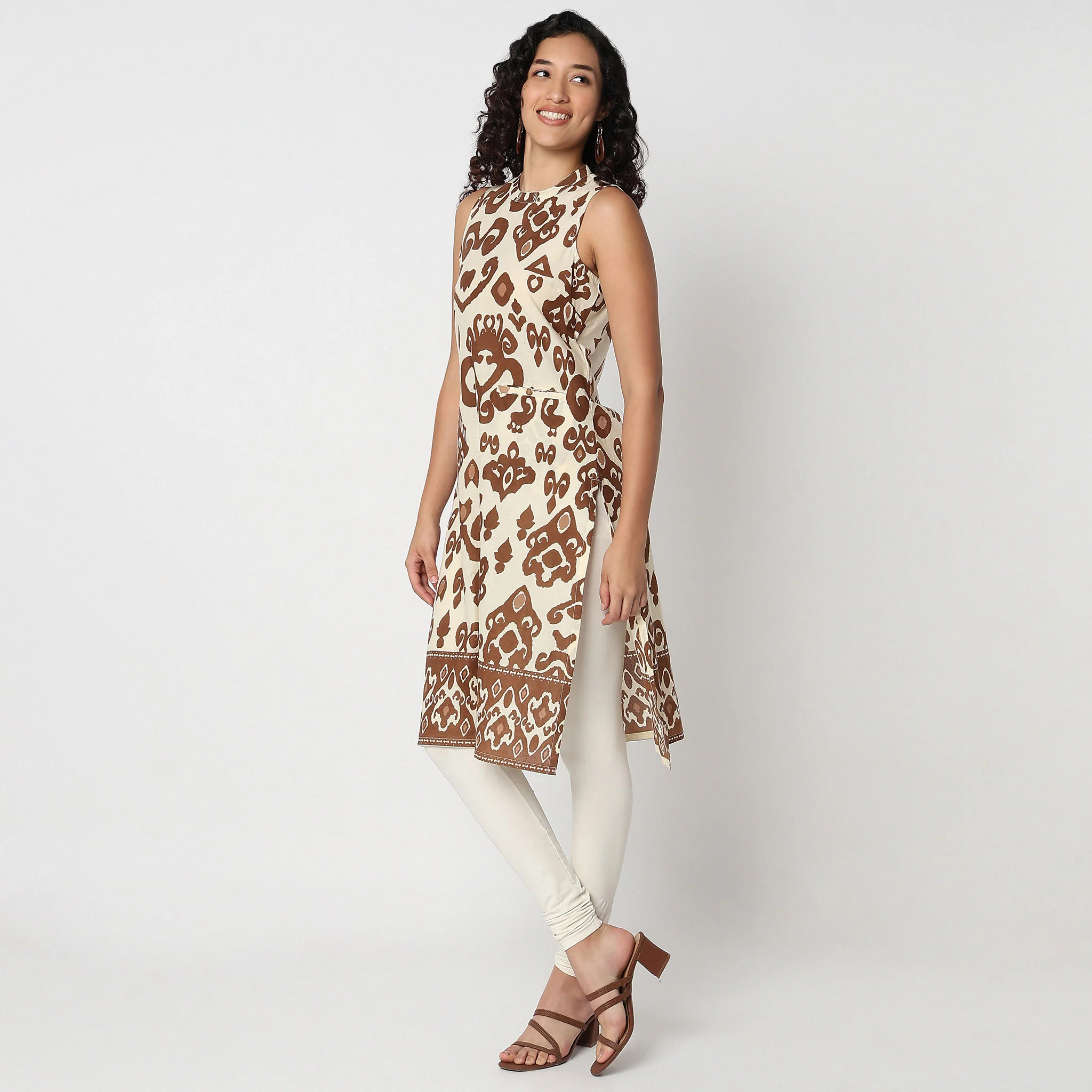 Straight Fit Printed Sleeveless Kurta - Image 4