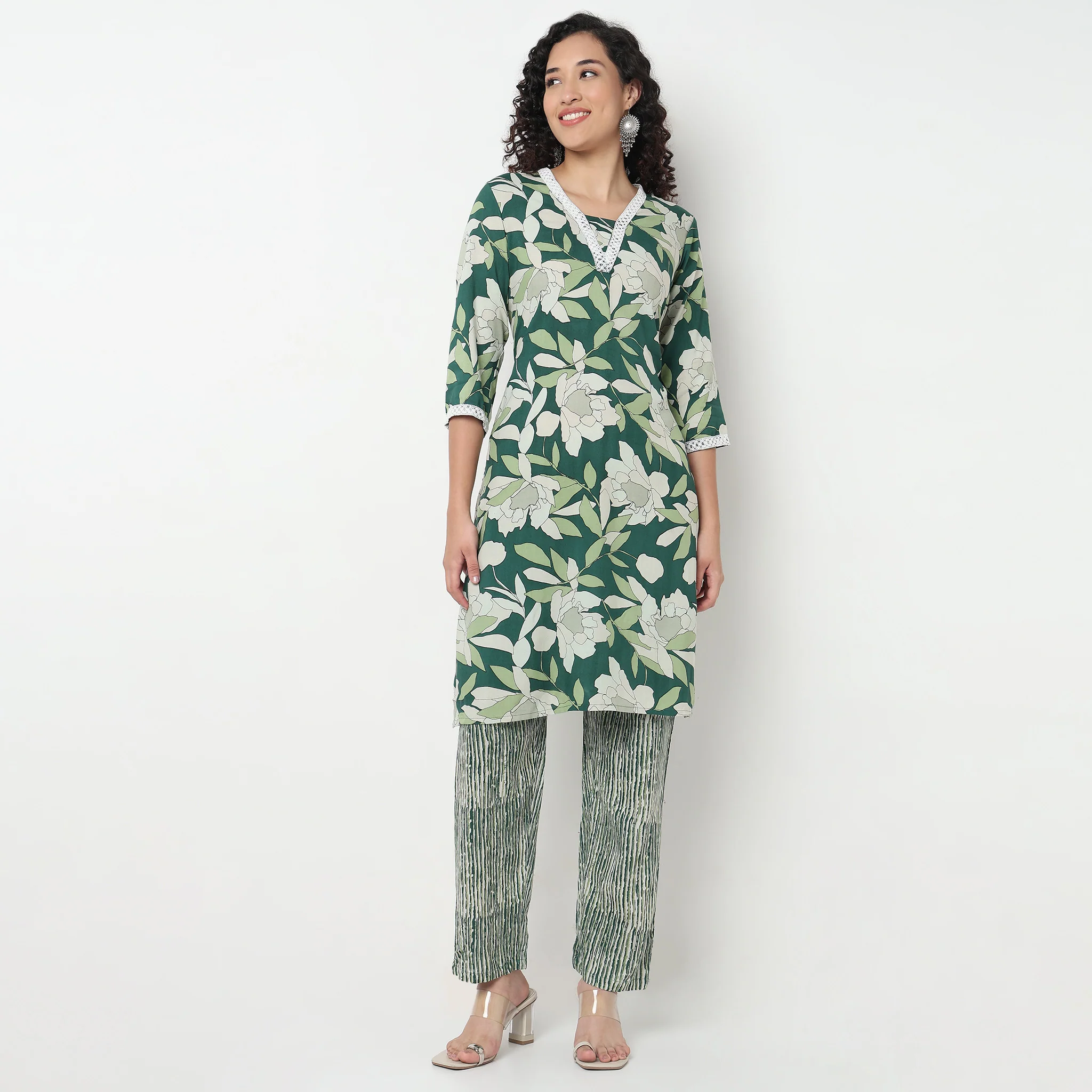 V-Neck With Gusset Kurta - Image 2