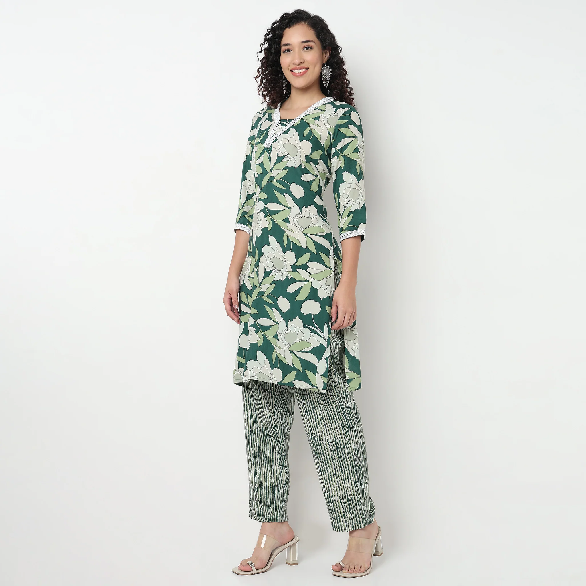 V-Neck With Gusset Kurta - Image 5