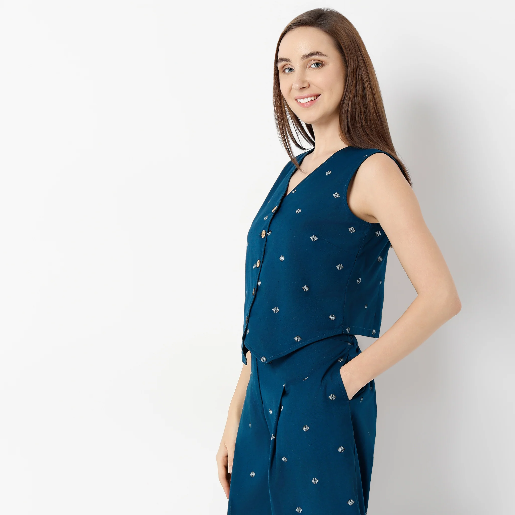 V-Neck Sleeveless Straight Fit Printed Vest - Image 5
